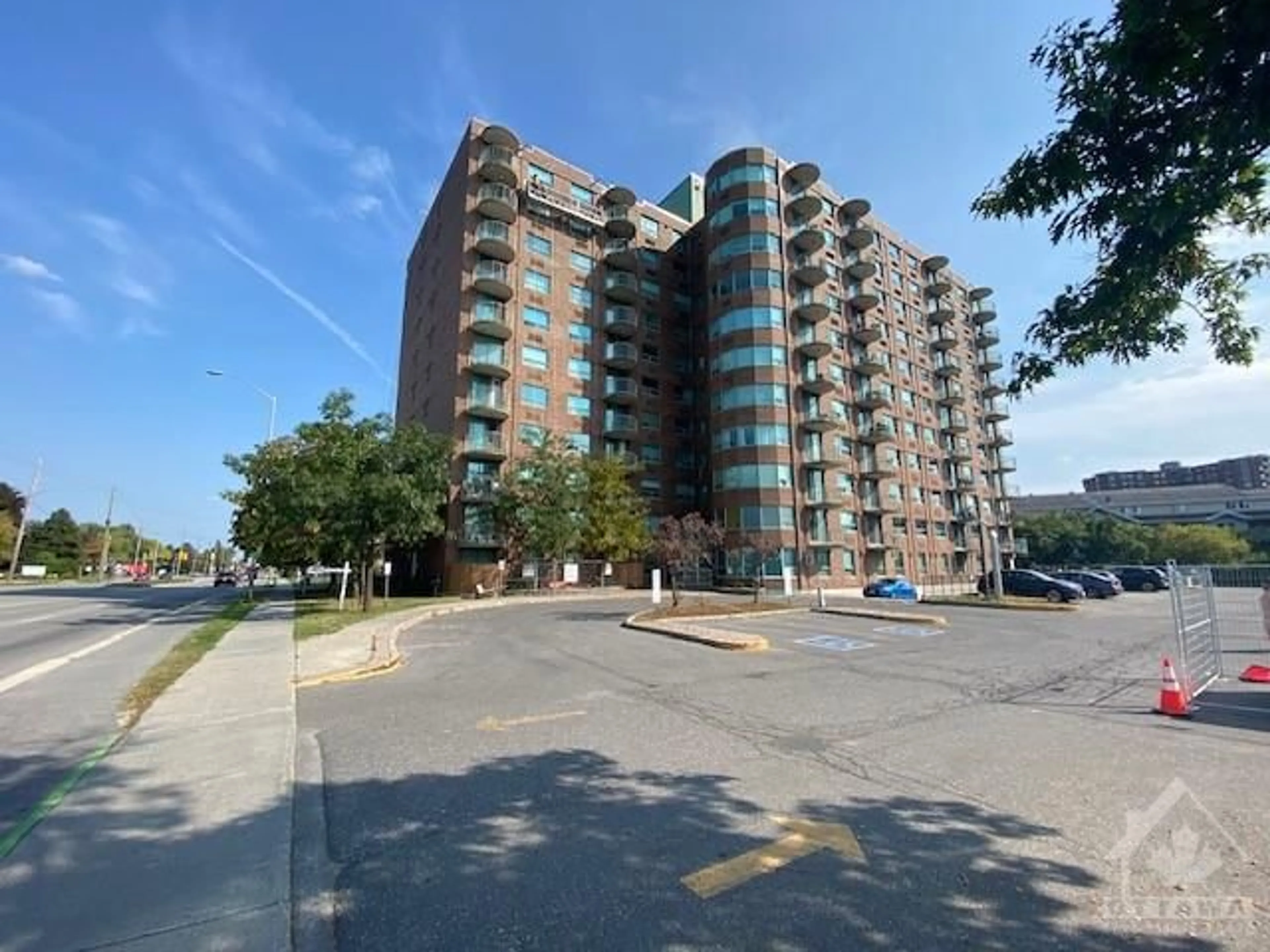 A pic from exterior of the house or condo for 1440 HERON Rd #608, Ottawa Ontario K1V 0X2