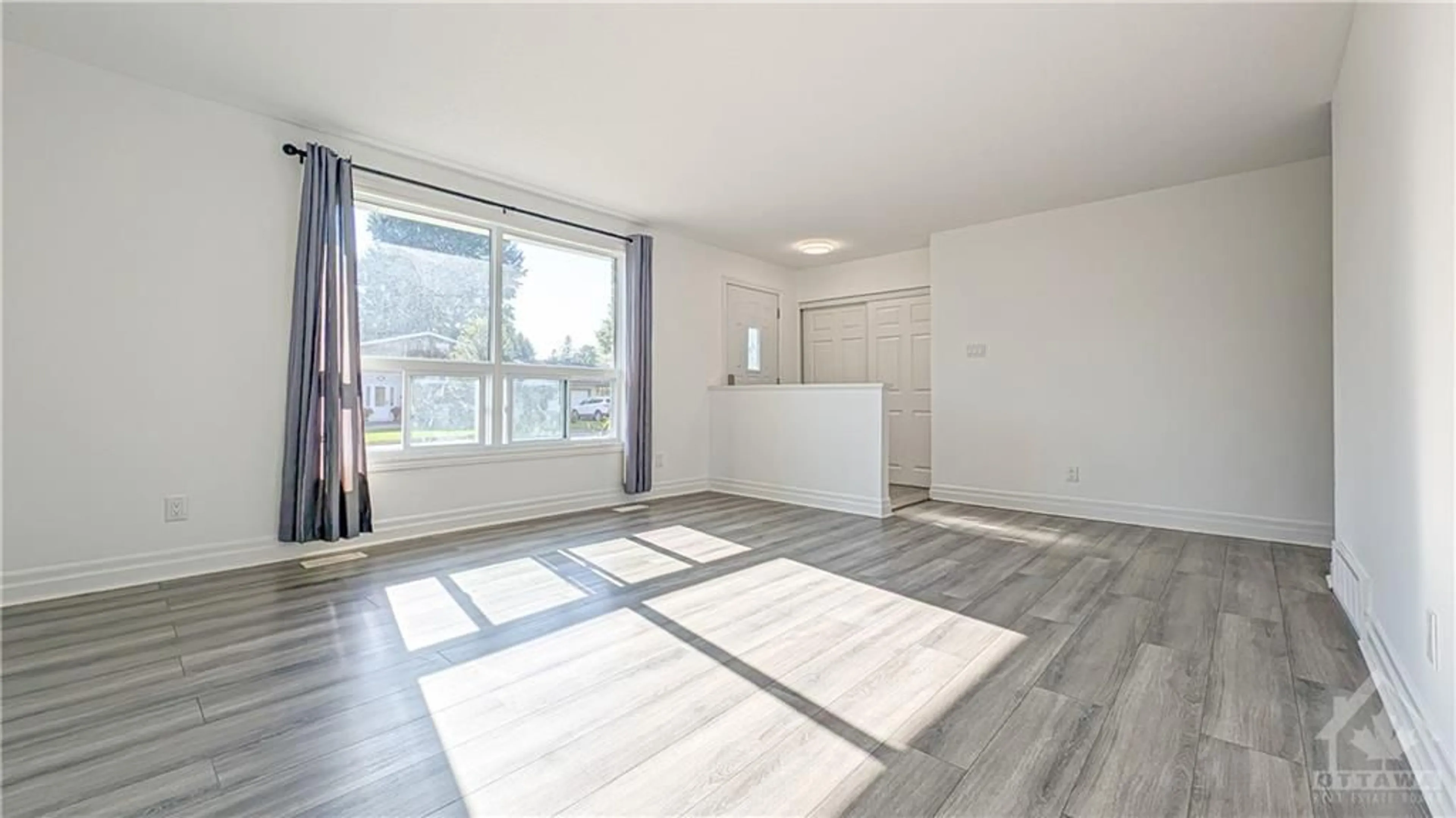 A pic of a room, wood floors for 941 CHARLTON Dr, Ottawa Ontario K1K 3Z4