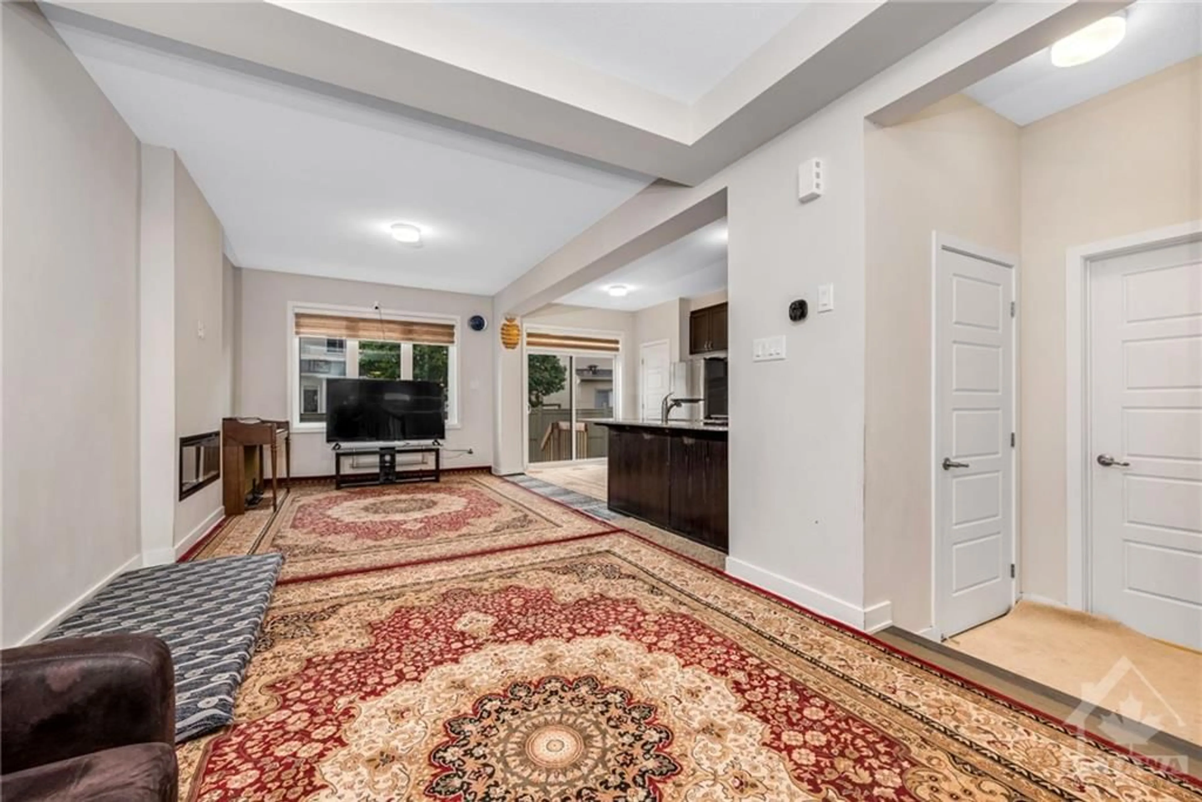 Indoor foyer, carpet floors for 2190 WINSOME Terr, Ottawa Ontario K4A 5M9