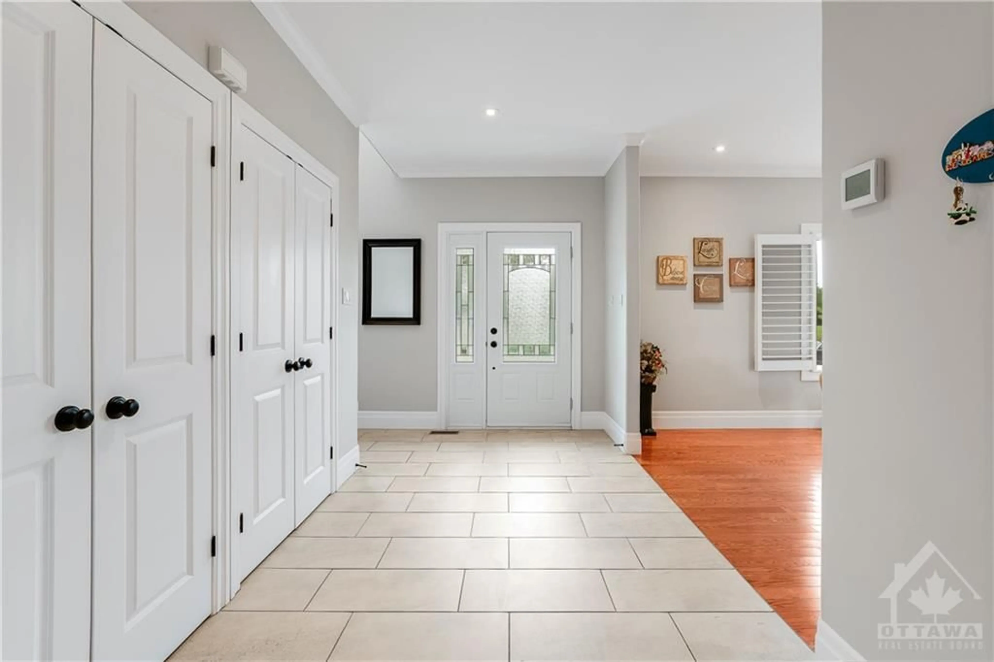 Indoor entryway for 3658 TRIM Rd, Navan Ontario K4B 1M6