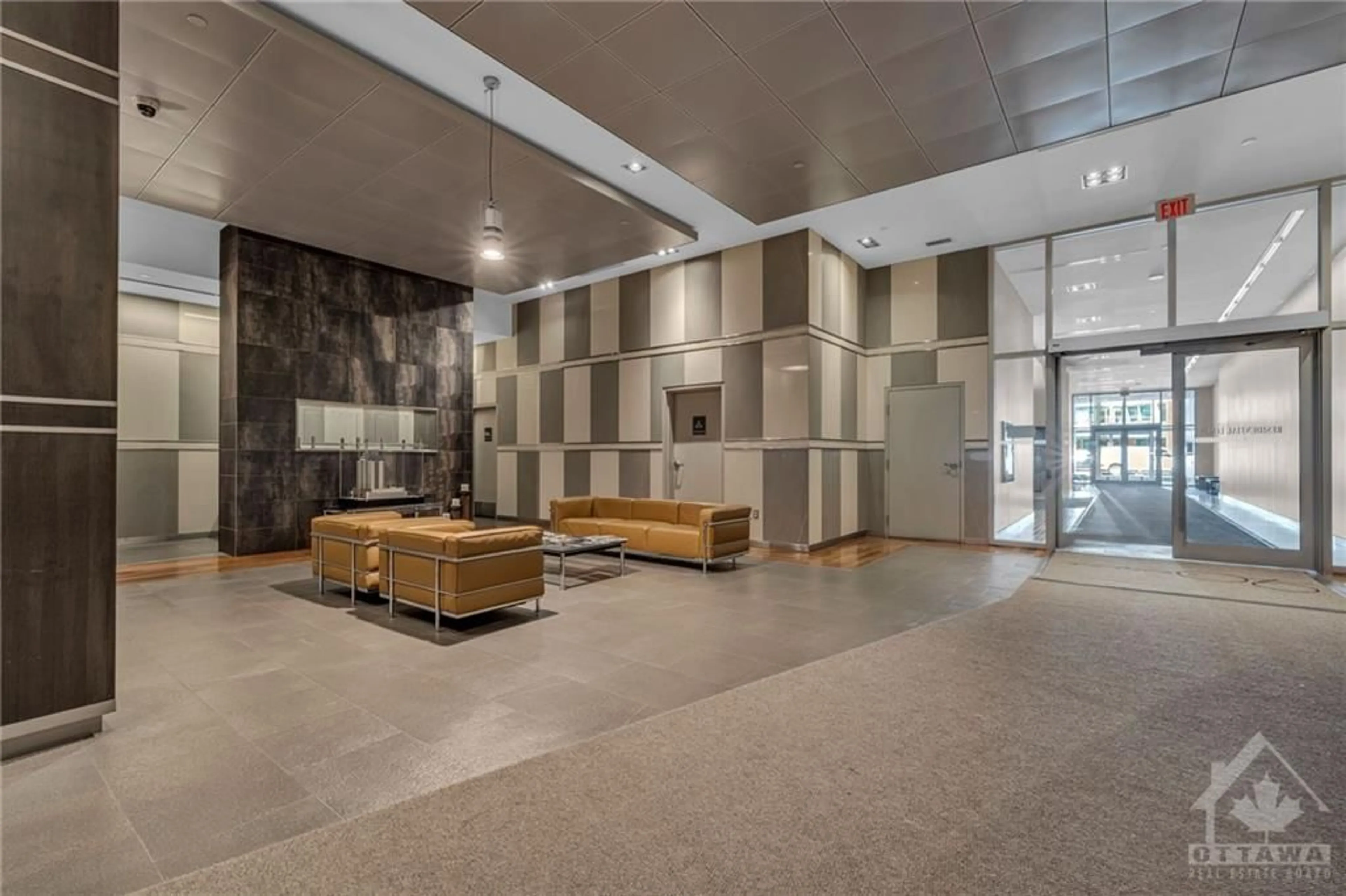 Indoor lobby, cement floor for 90 GEORGE St #405, Ottawa Ontario K1N 0A8