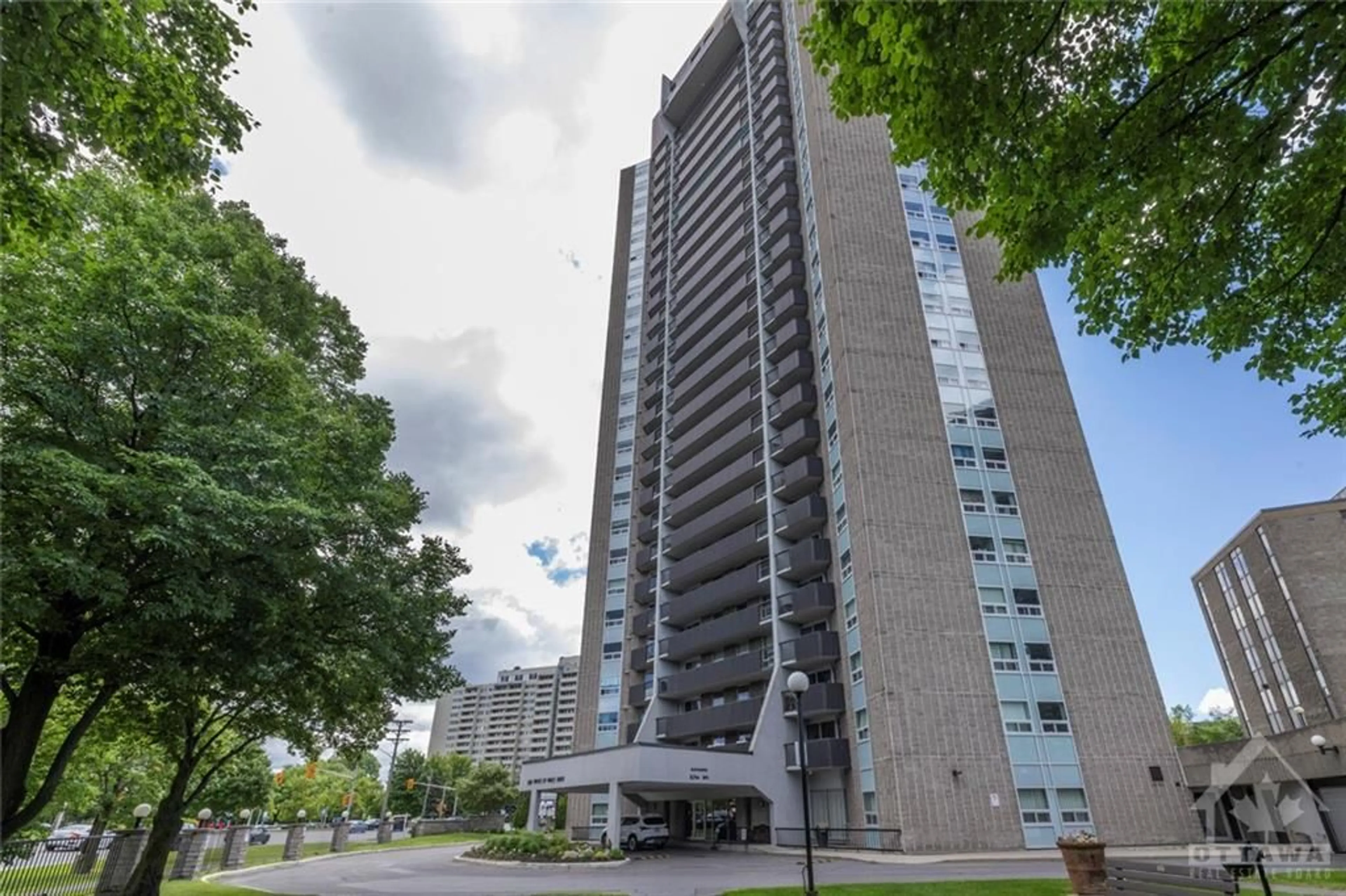 A pic from exterior of the house or condo for 1380 PRINCE OF WALES Dr #806, Ottawa Ontario K2C 3N5