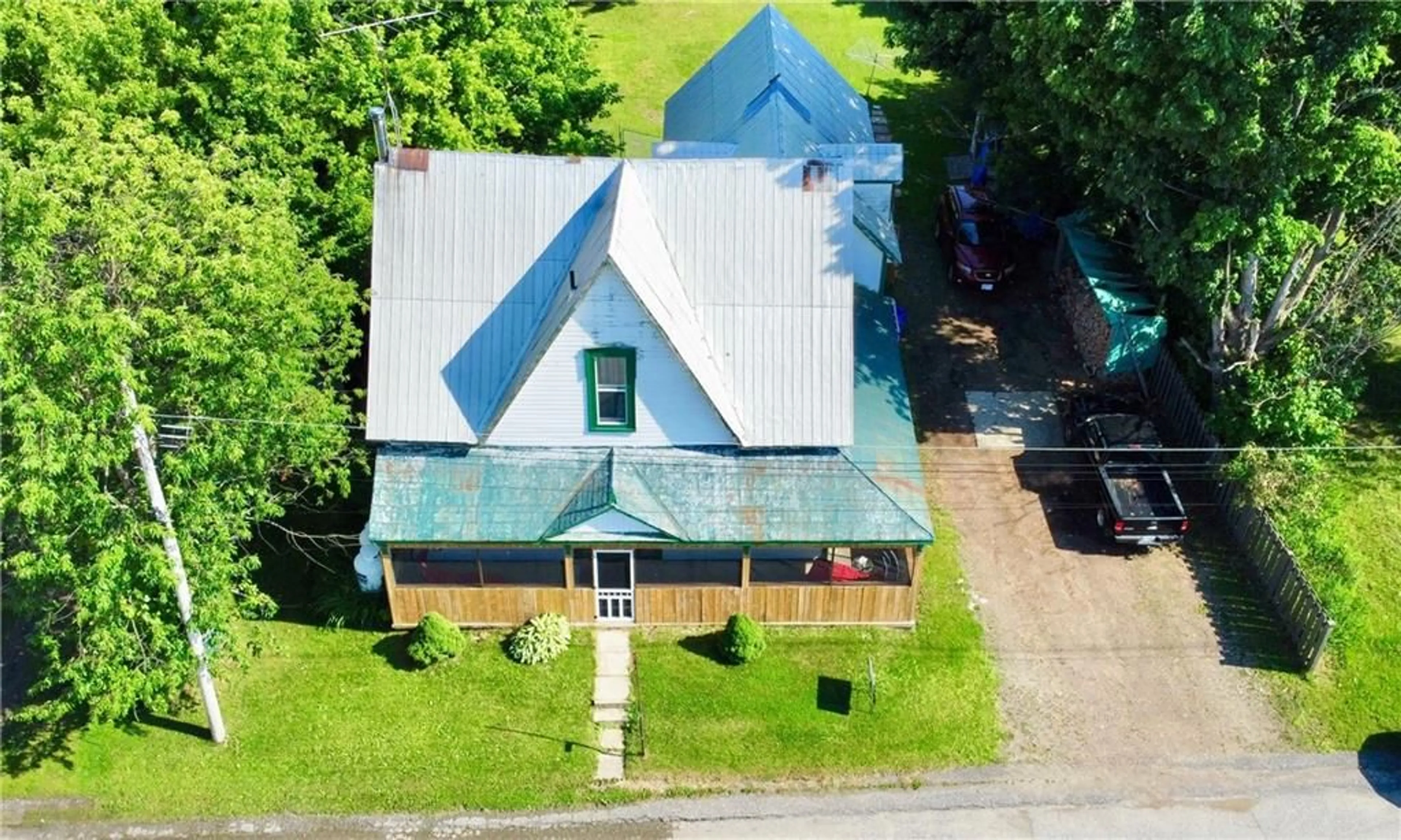 Frontside or backside of a home, cottage for 27 GRACE St, Westmeath Ontario K0J 2L0