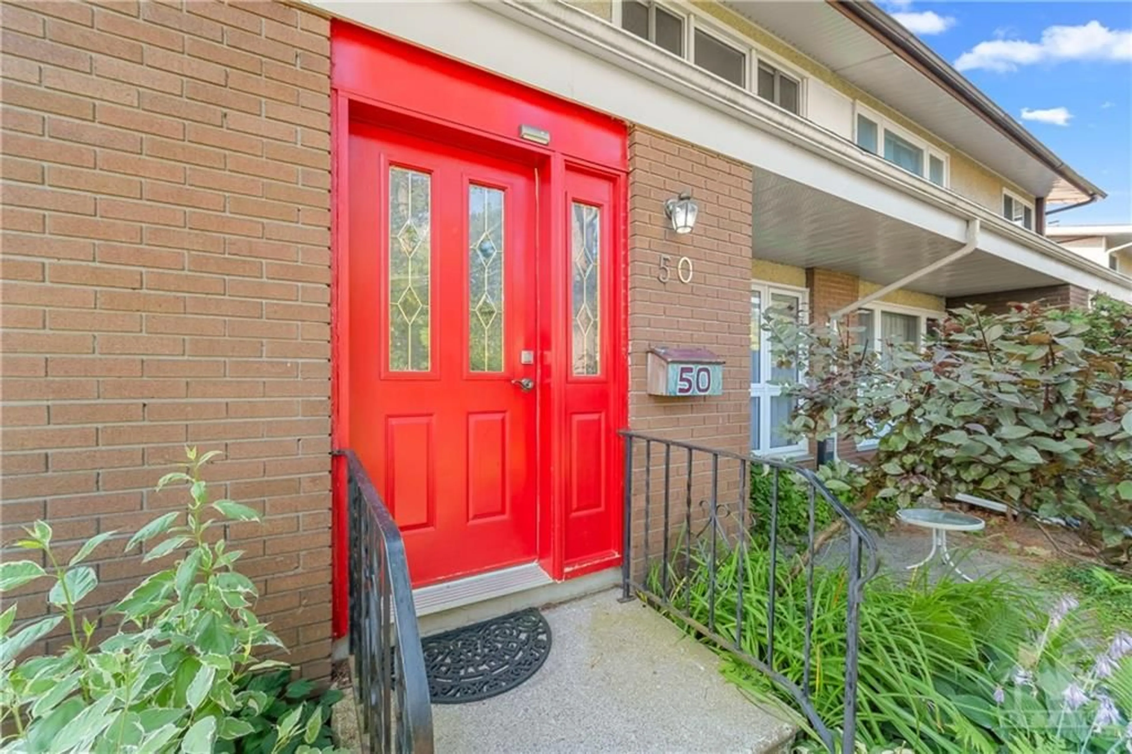 Indoor entryway, wood floors for 50 NEWBURY Ave, Nepean Ontario K2E 6K8