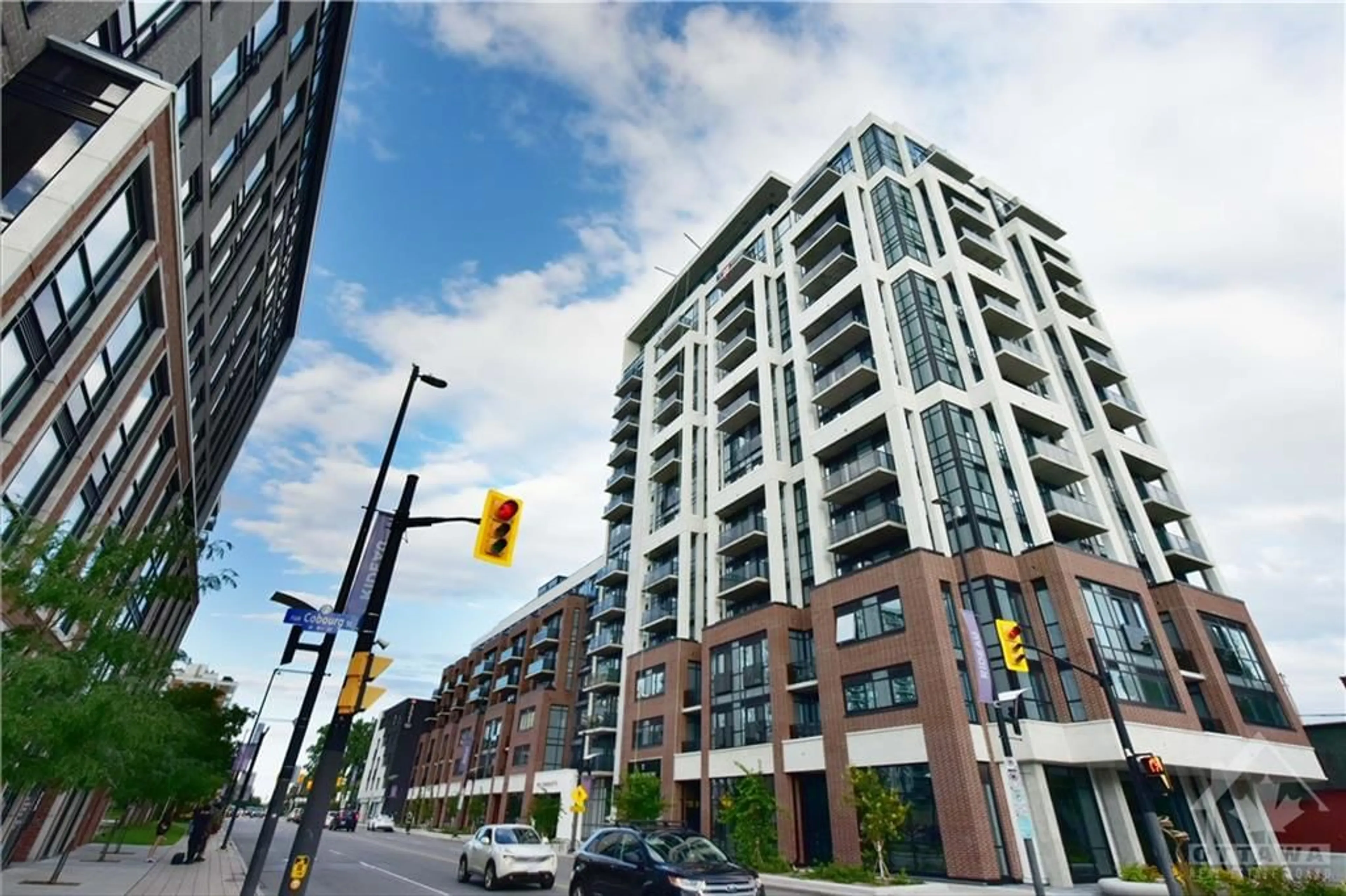 A pic from exterior of the house or condo for 560 RIDEAU St #611, Ottawa Ontario K1N 0G3