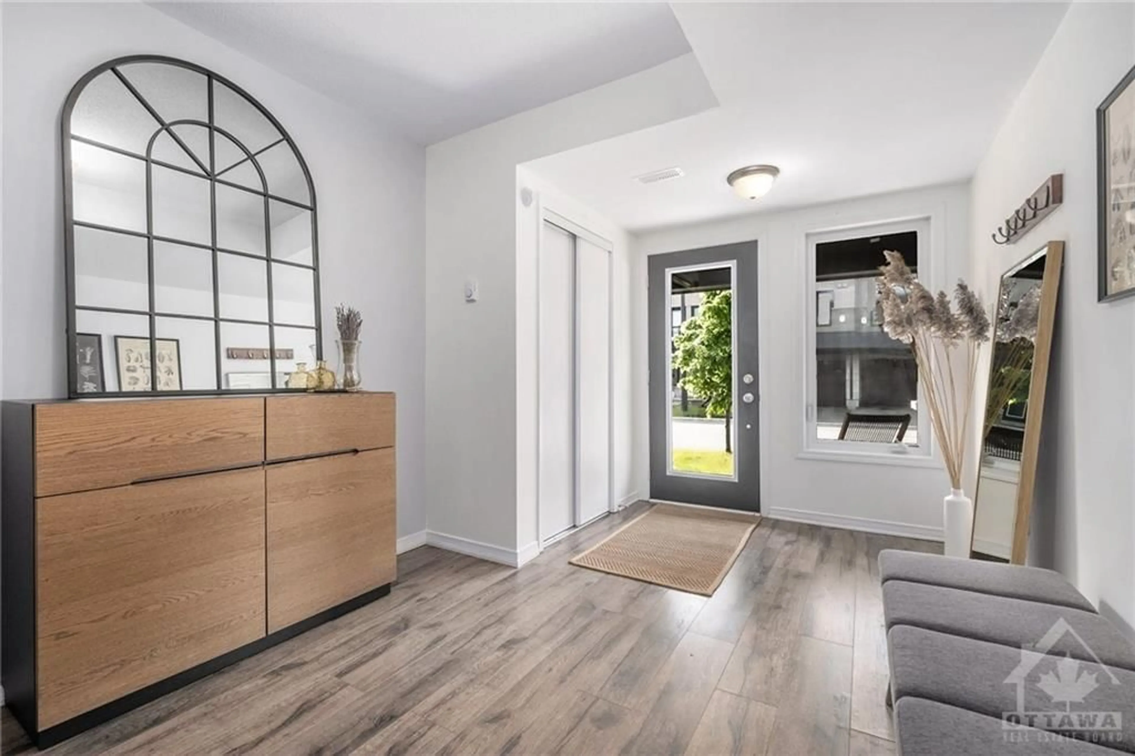 Indoor entryway, wood floors for 804 ELEMENT Pvt, Ottawa Ontario K2M 0M8