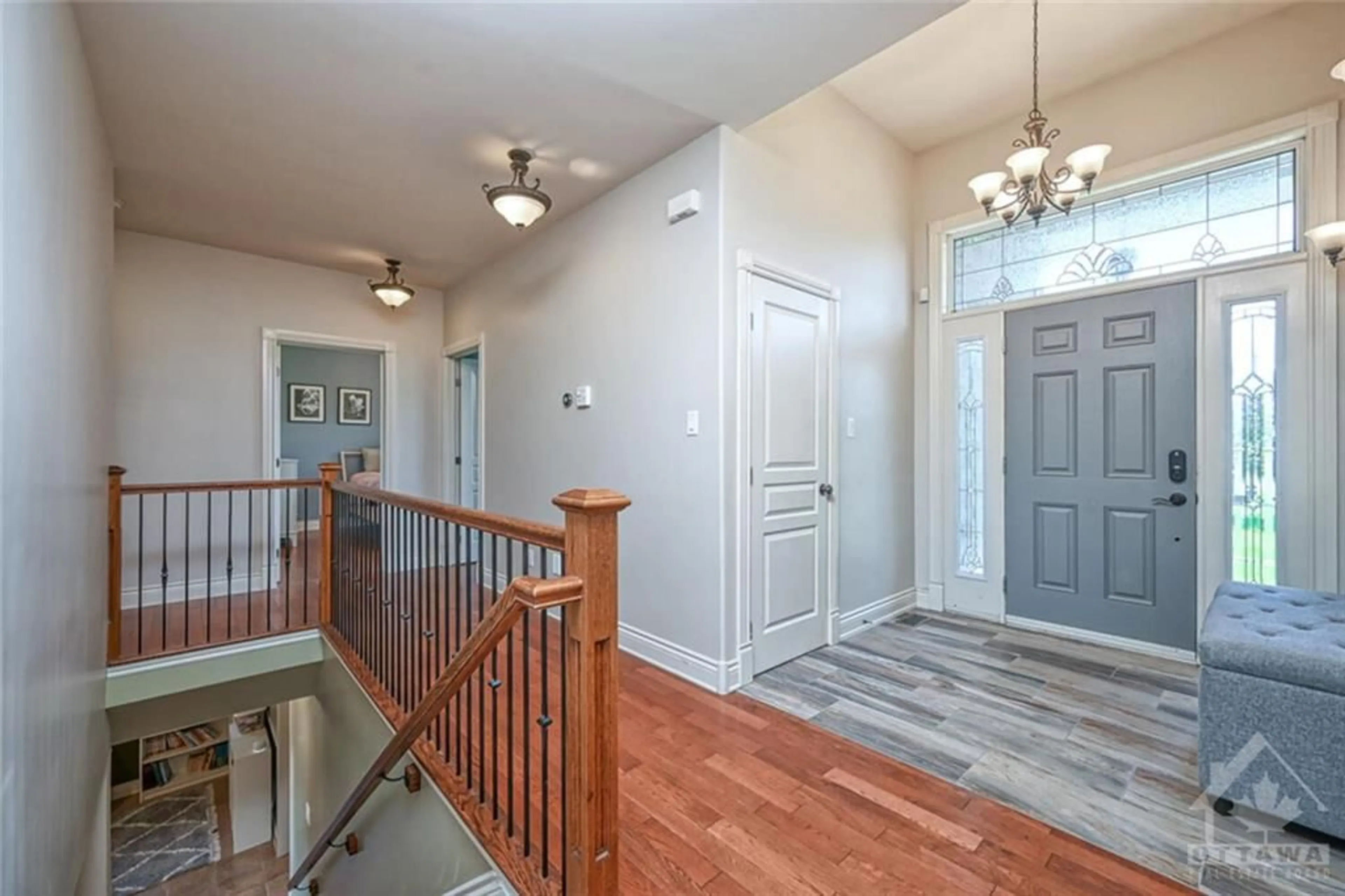 Indoor entryway, wood floors for 7042 THIRD LINE Rd, Kars Ontario K0A 2E0