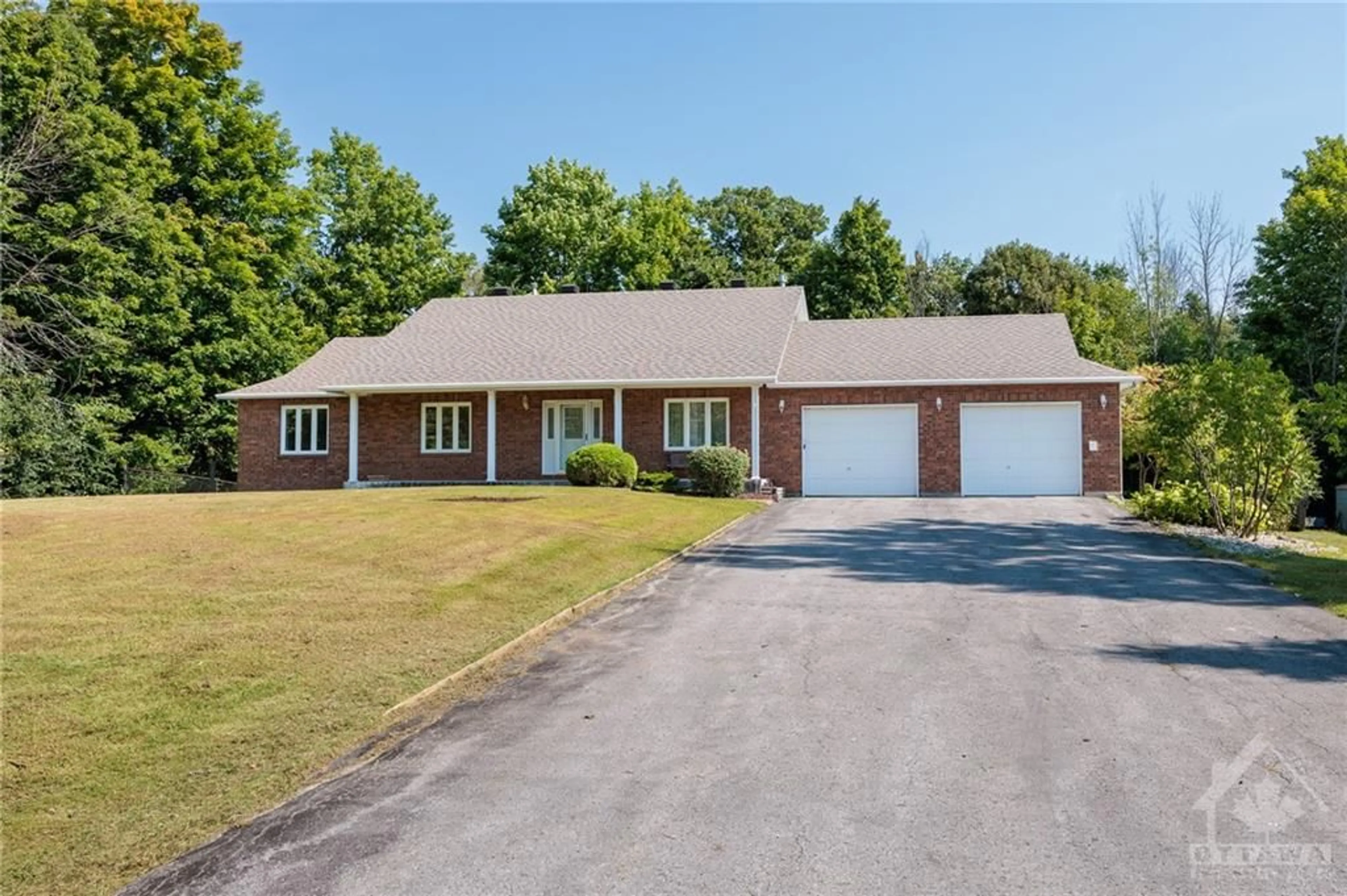 Frontside or backside of a home, cottage for 304 CEDAR CREST Dr, Carleton Place Ontario K7C 3P2
