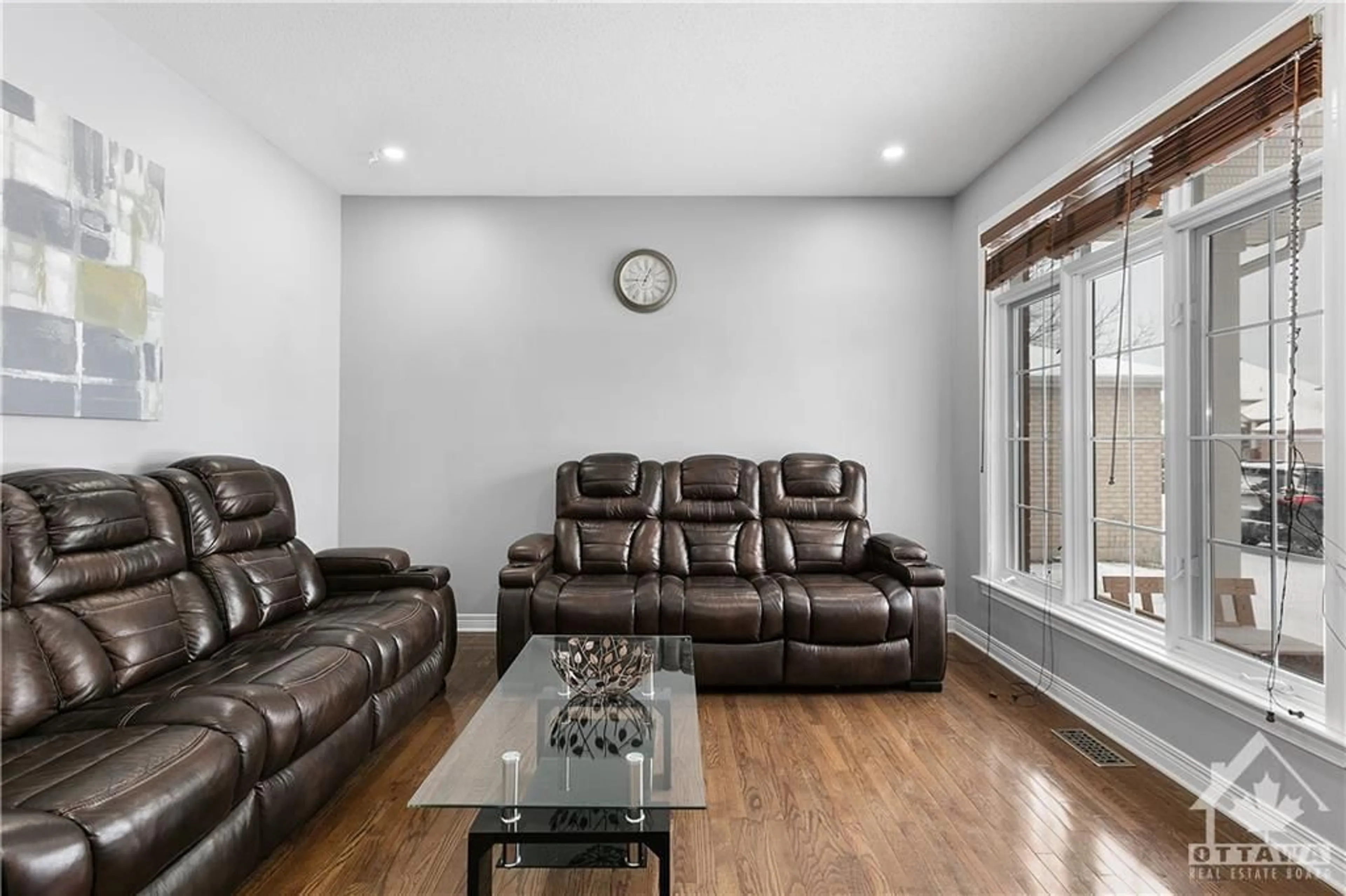 Living room, wood floors for 4464 SHORELINE Dr, Ottawa Ontario K1V 1R7