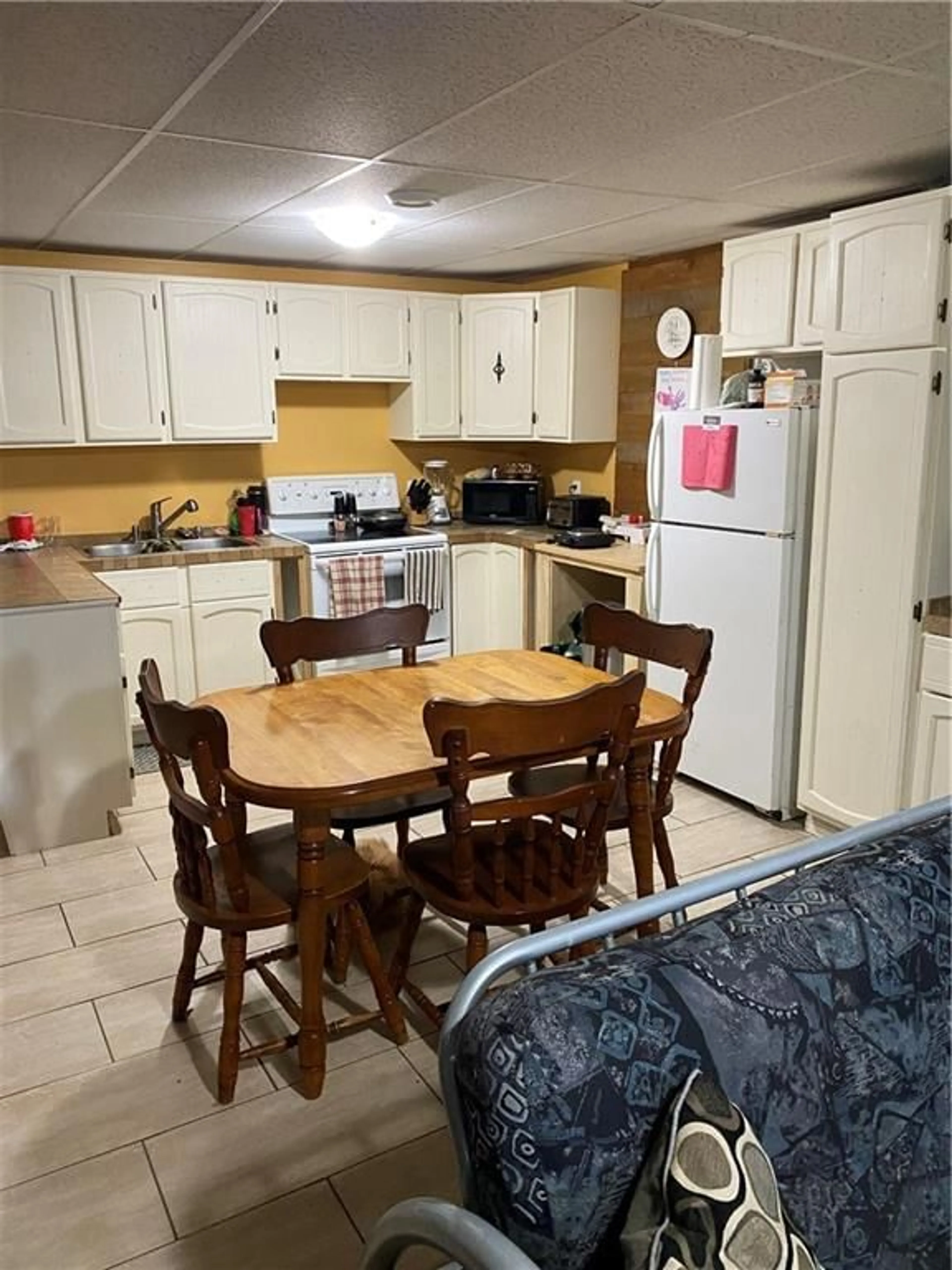 Standard kitchen, cottage for 3448 BRUCE St, Cornwall Ontario K6K 1M9