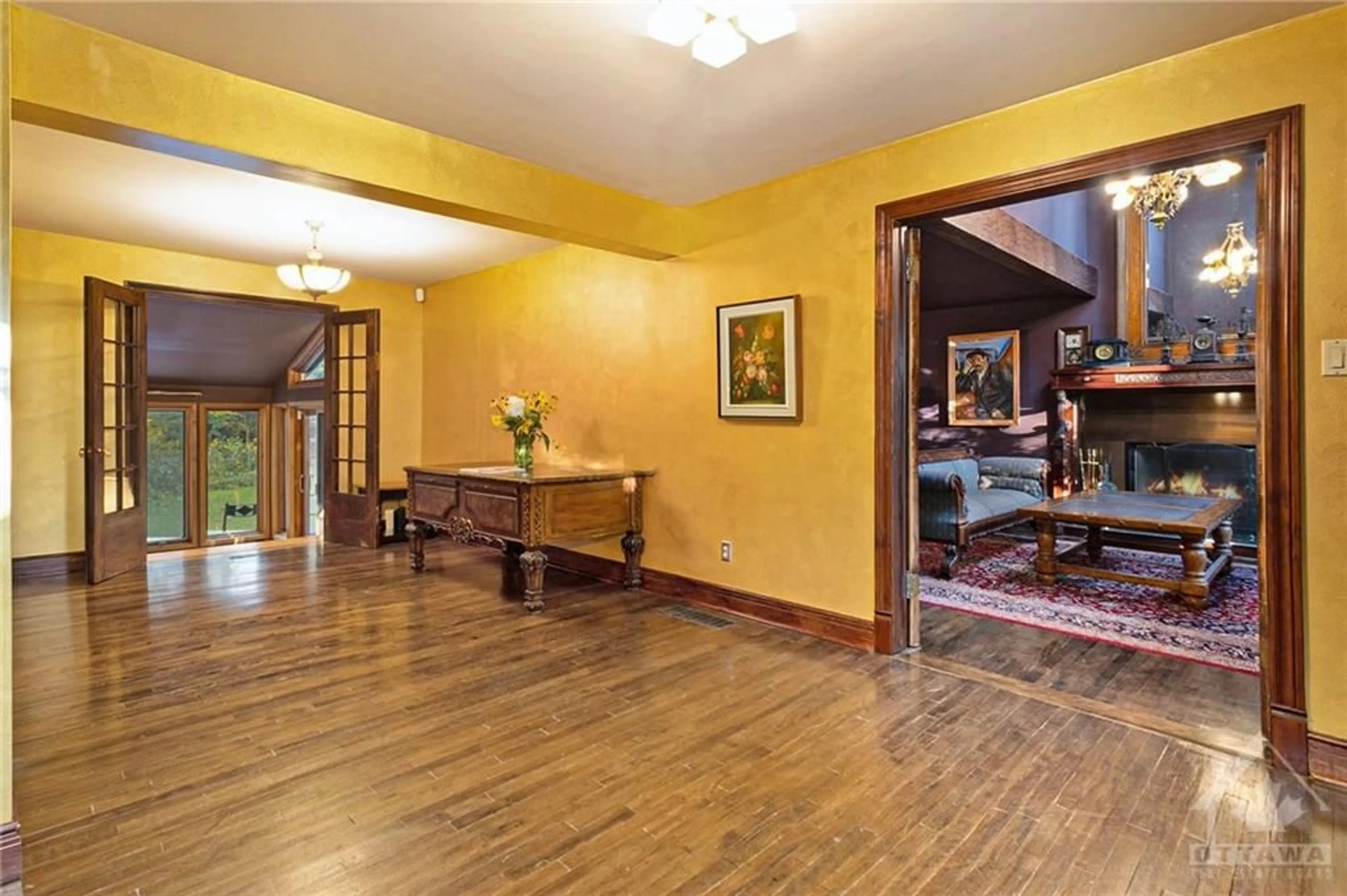 Indoor foyer, wood floors for 3565 ALBION Rd, Ottawa Ontario K1T 1A2