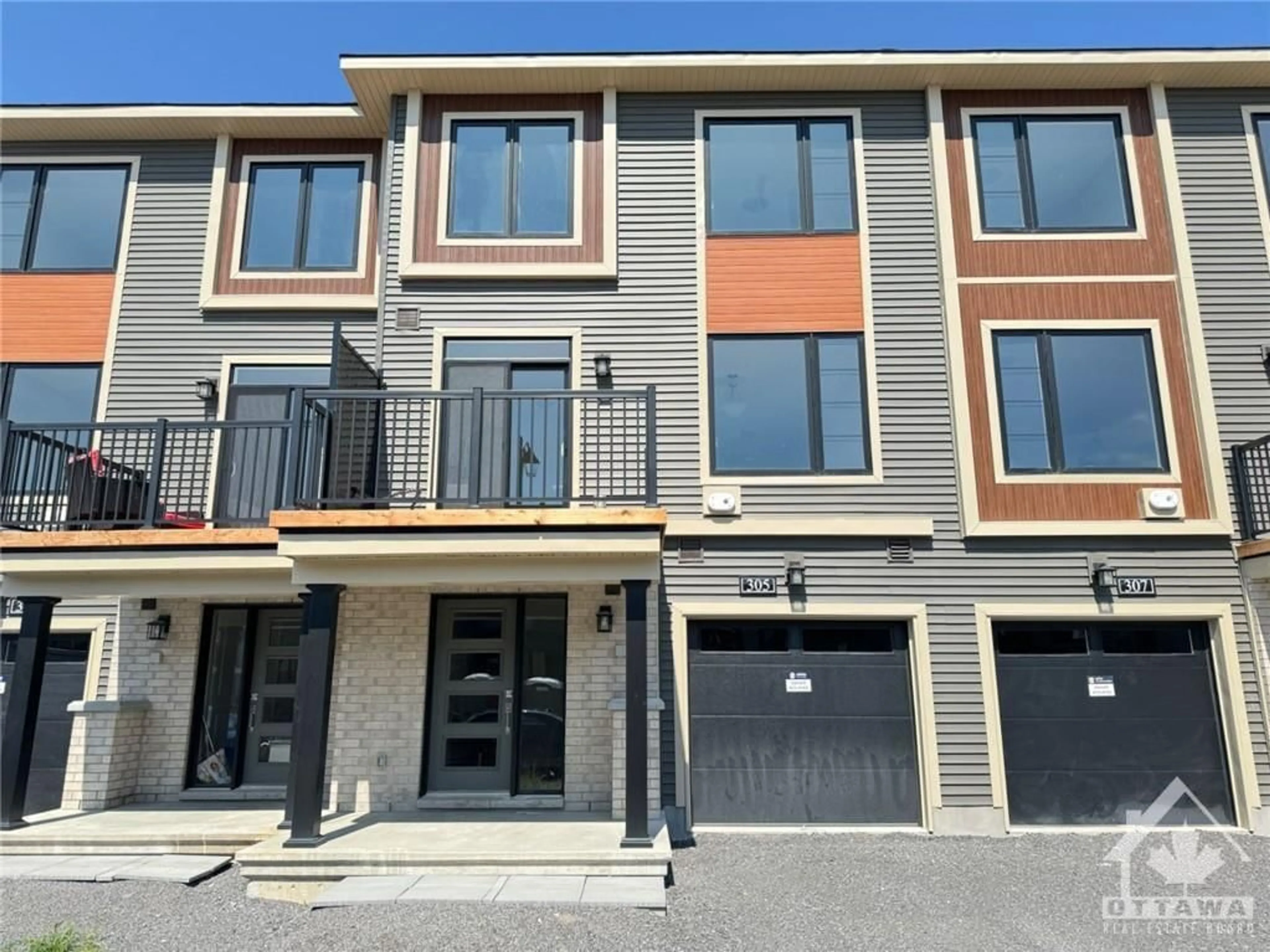 A pic from exterior of the house or condo for 305 GISBORNE Pl, Ottawa Ontario K2W 0L4