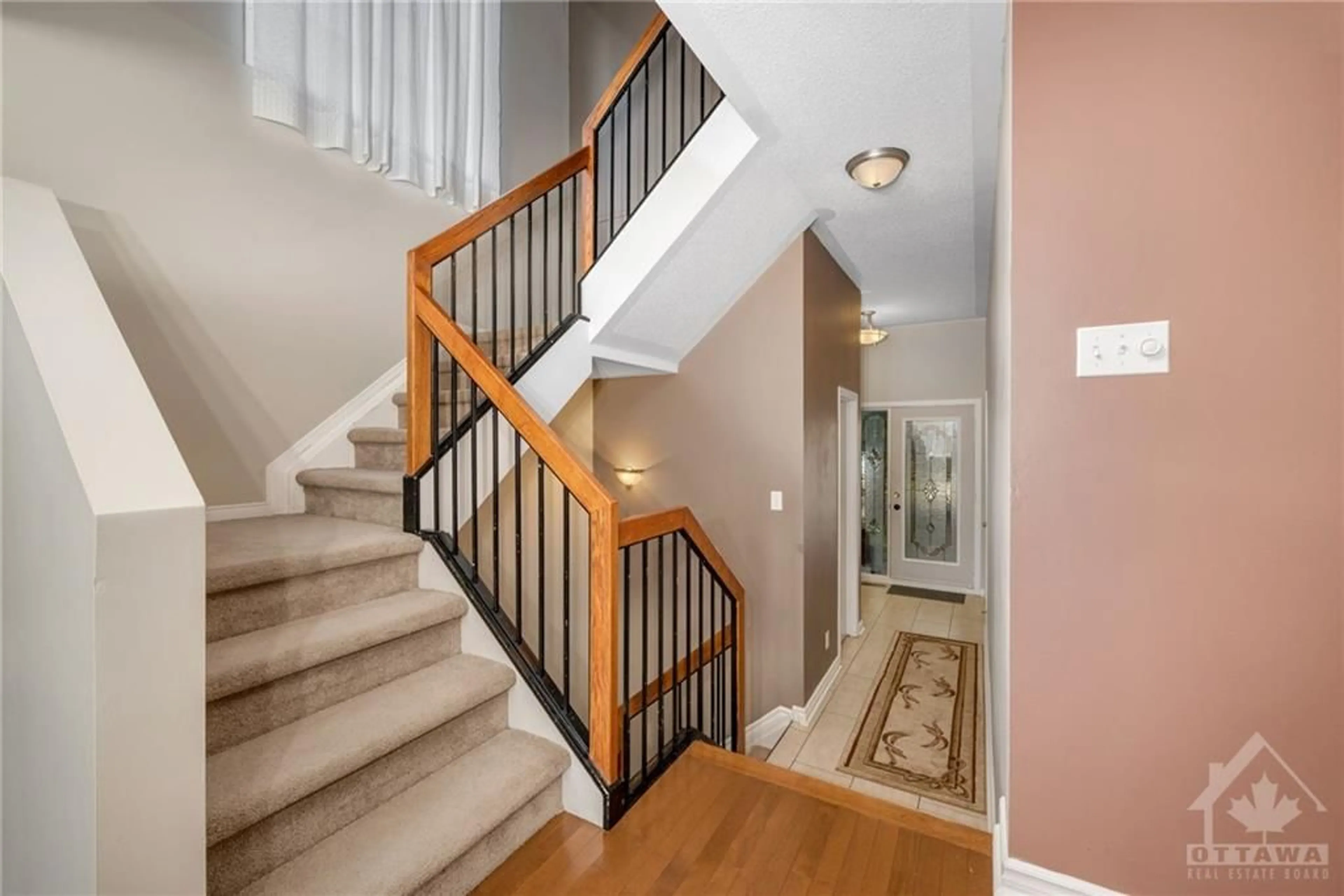 Stairs for 10 DEERCHASE Crt, Ottawa Ontario K2M 2R2