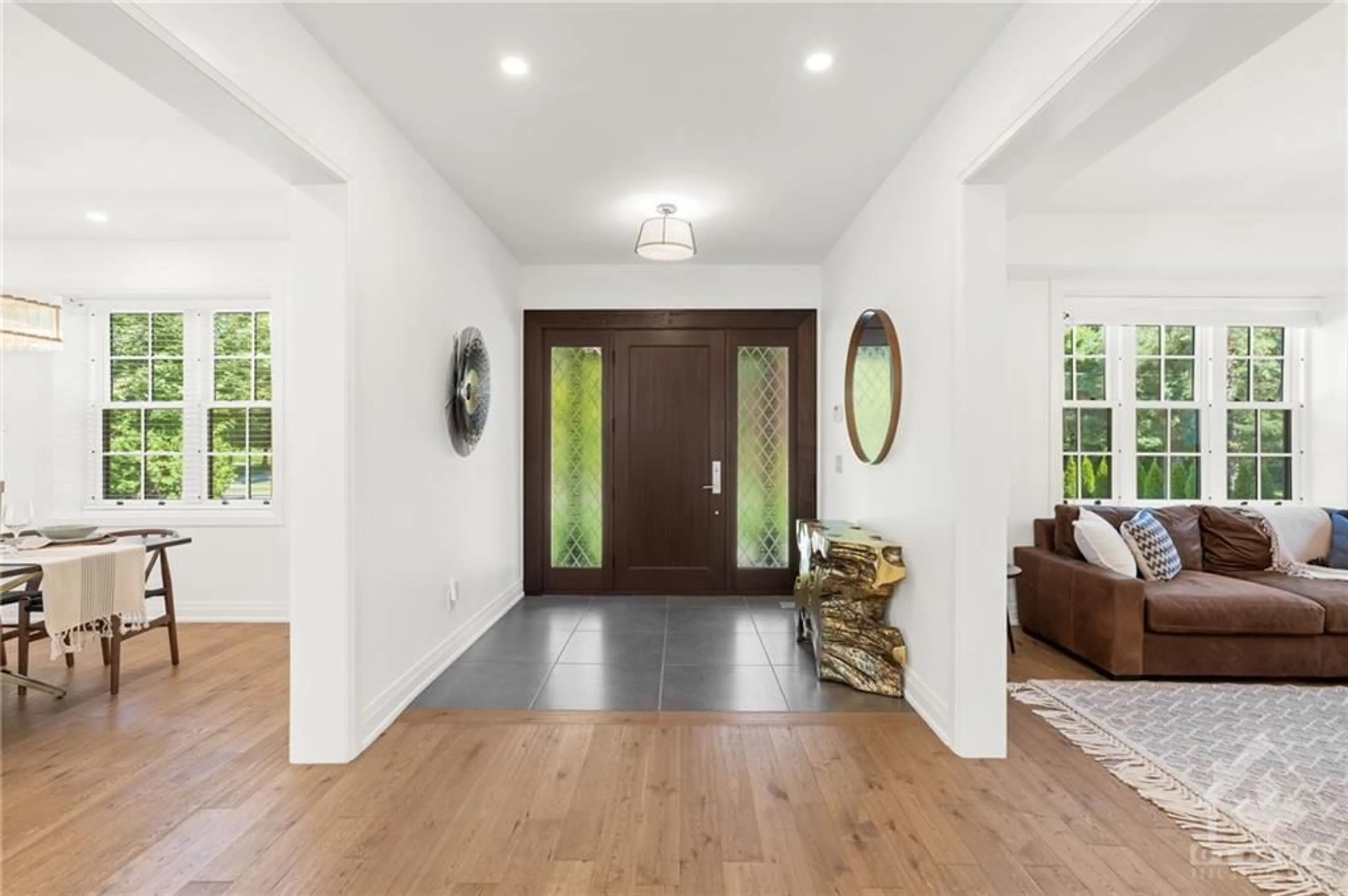 Indoor entryway, wood floors for 320 HILLCREST Rd, Ottawa Ontario K1M 0M5