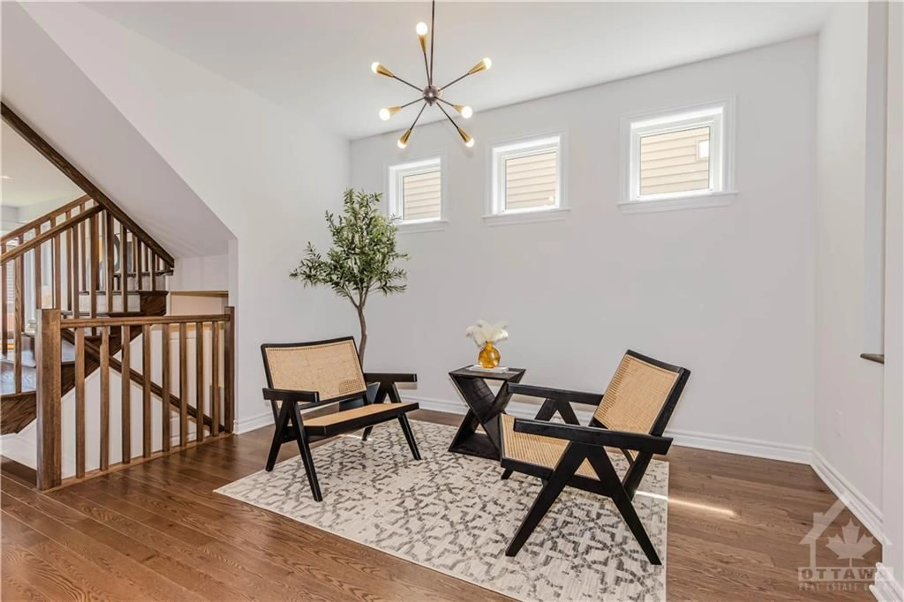 Indoor entryway, wood floors for 600 TRIANGLE St, Ottawa Ontario K2V 0M1