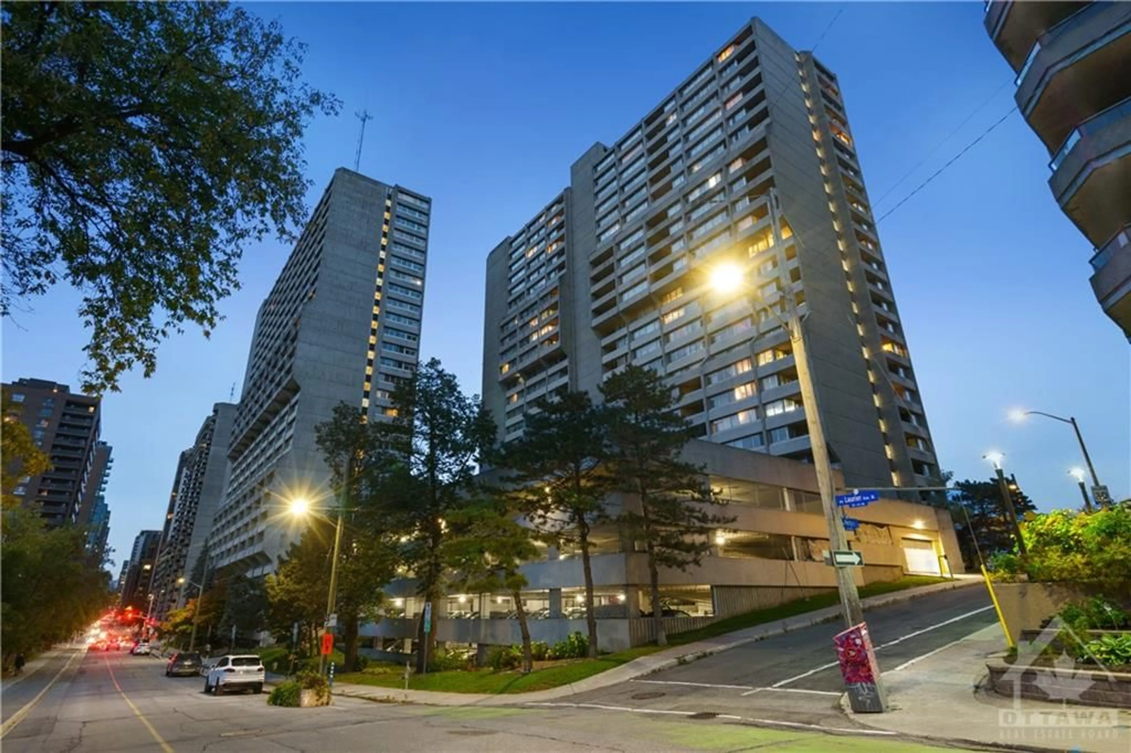 A pic from exterior of the house or condo for 530 LAURIER Ave #507, Ottawa Ontario K1R 7T1