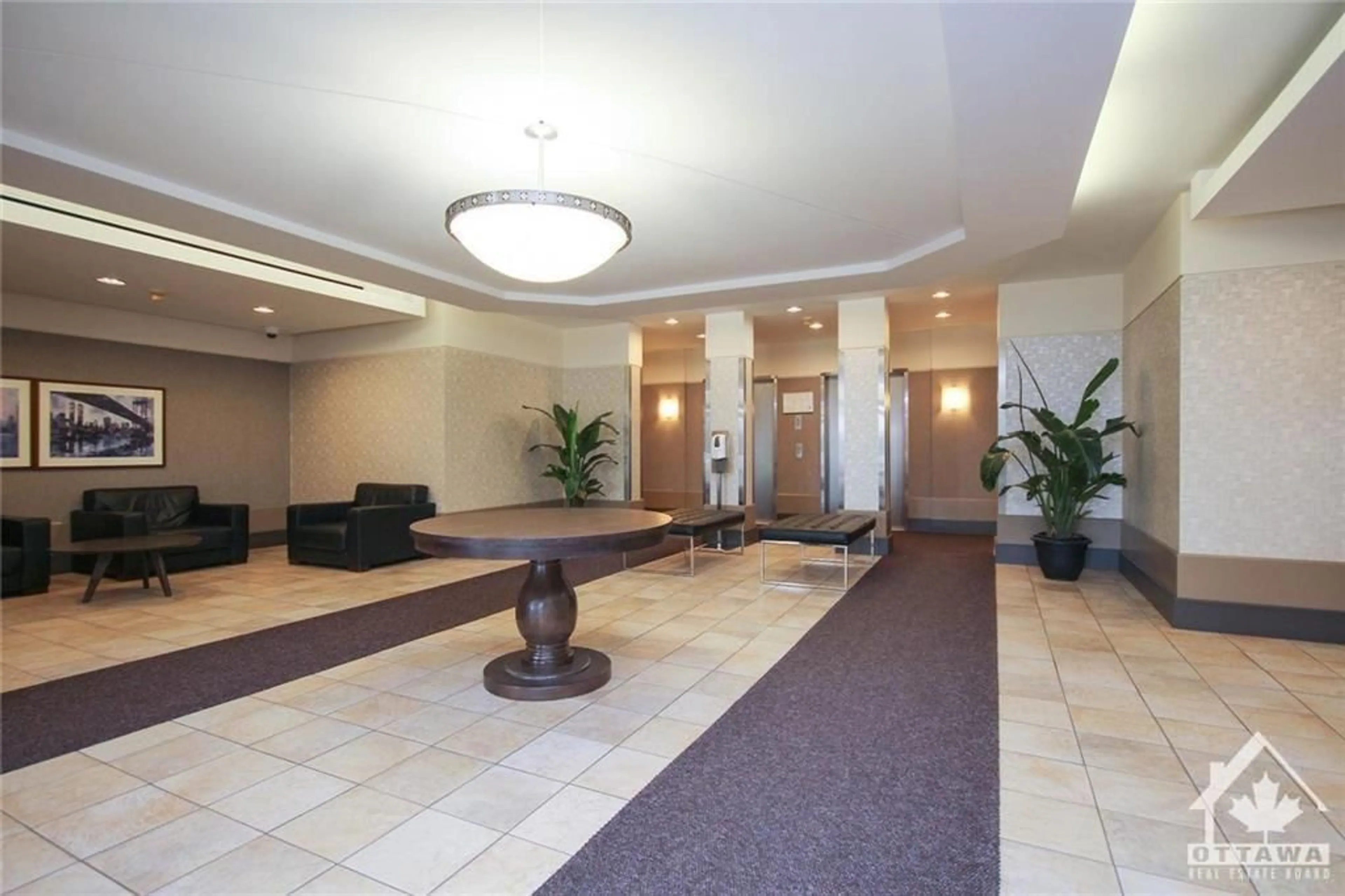 Indoor lobby, carpet floors for 310 CENTRAL PARK Dr #3A, Ottawa Ontario K2C 4G4