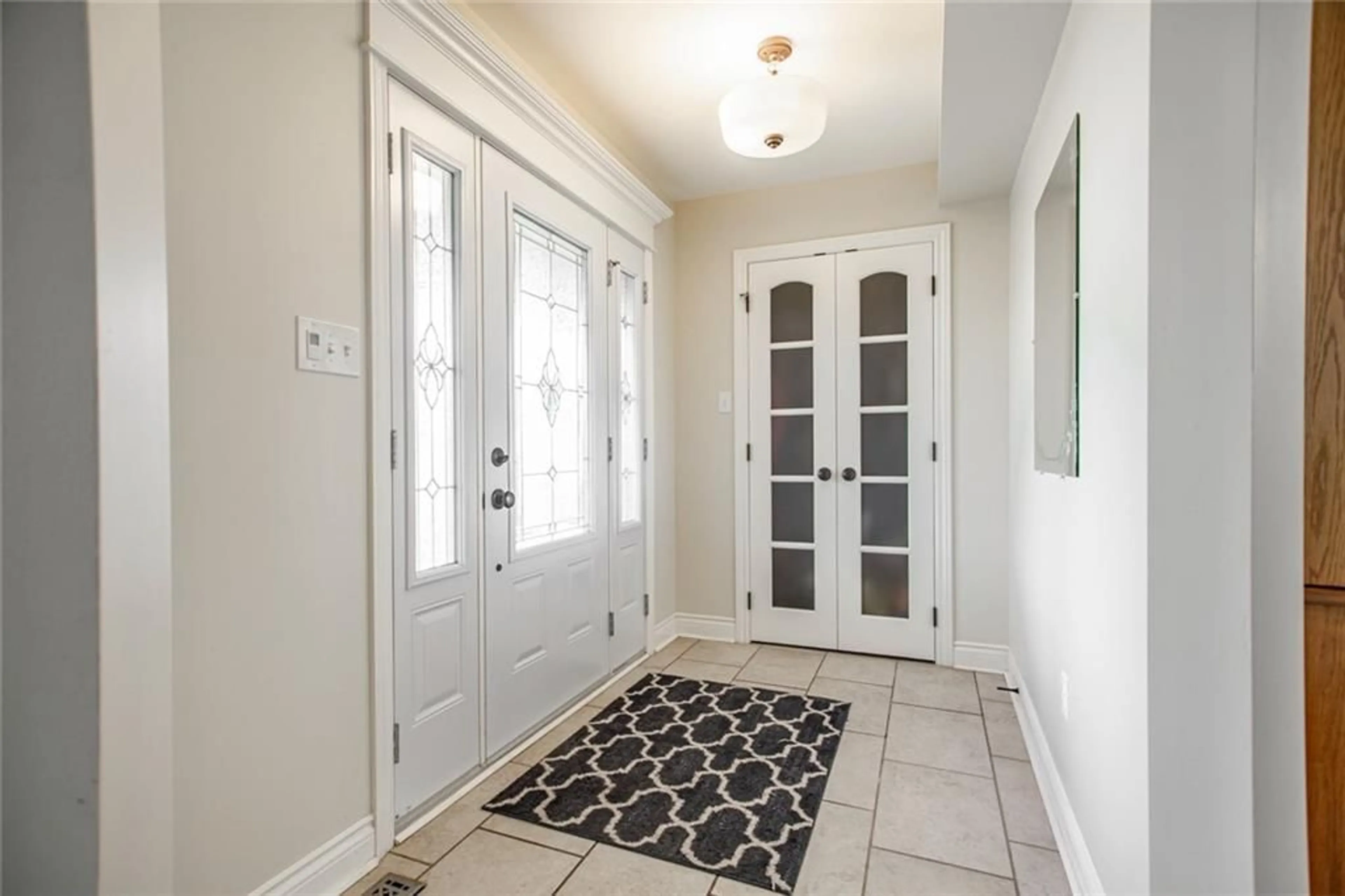 Indoor entryway, wood floors for 63 HERON Dr, Pembroke Ontario K8H 8N9