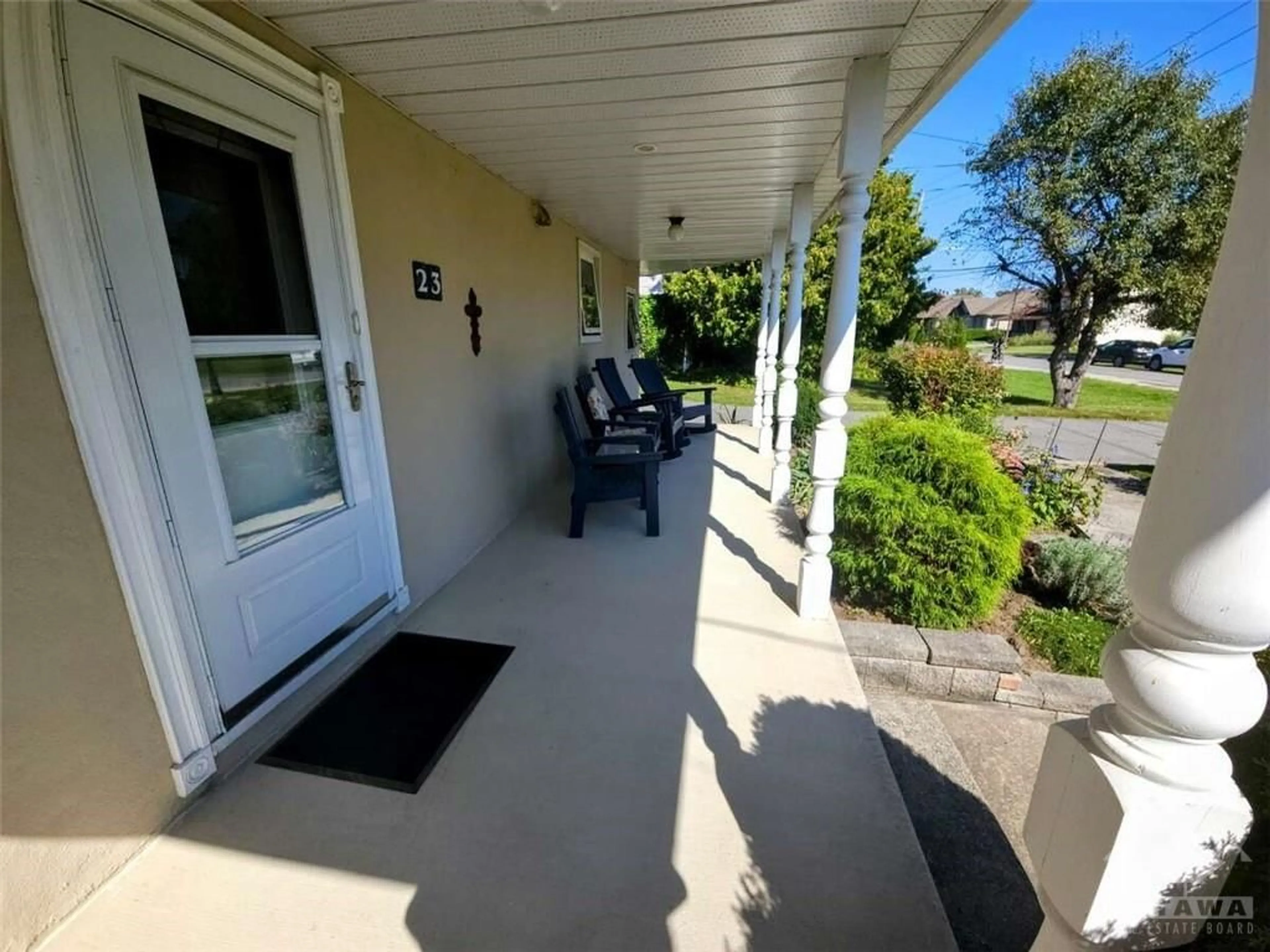 Patio for 23 INVERNESS Ave, Ottawa Ontario K2E 6N6