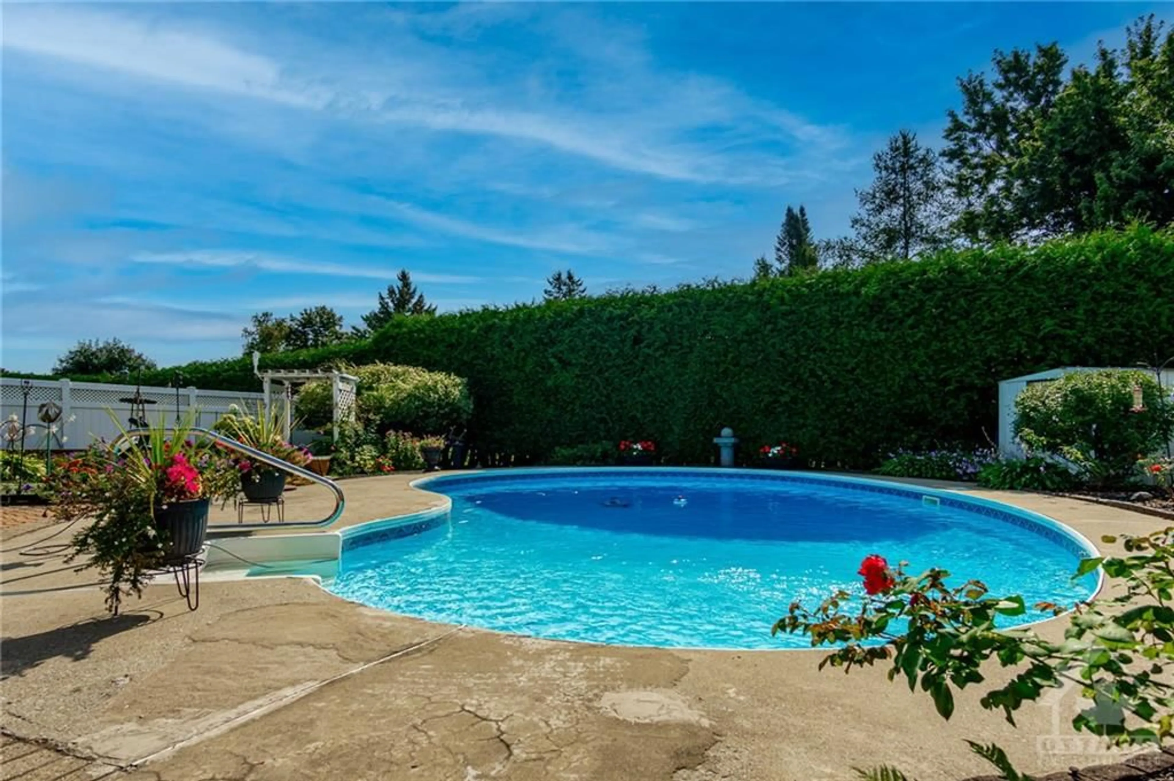 Indoor or outdoor pool for 455 PHOENIX Cres, Orleans Ontario K1E 2G2