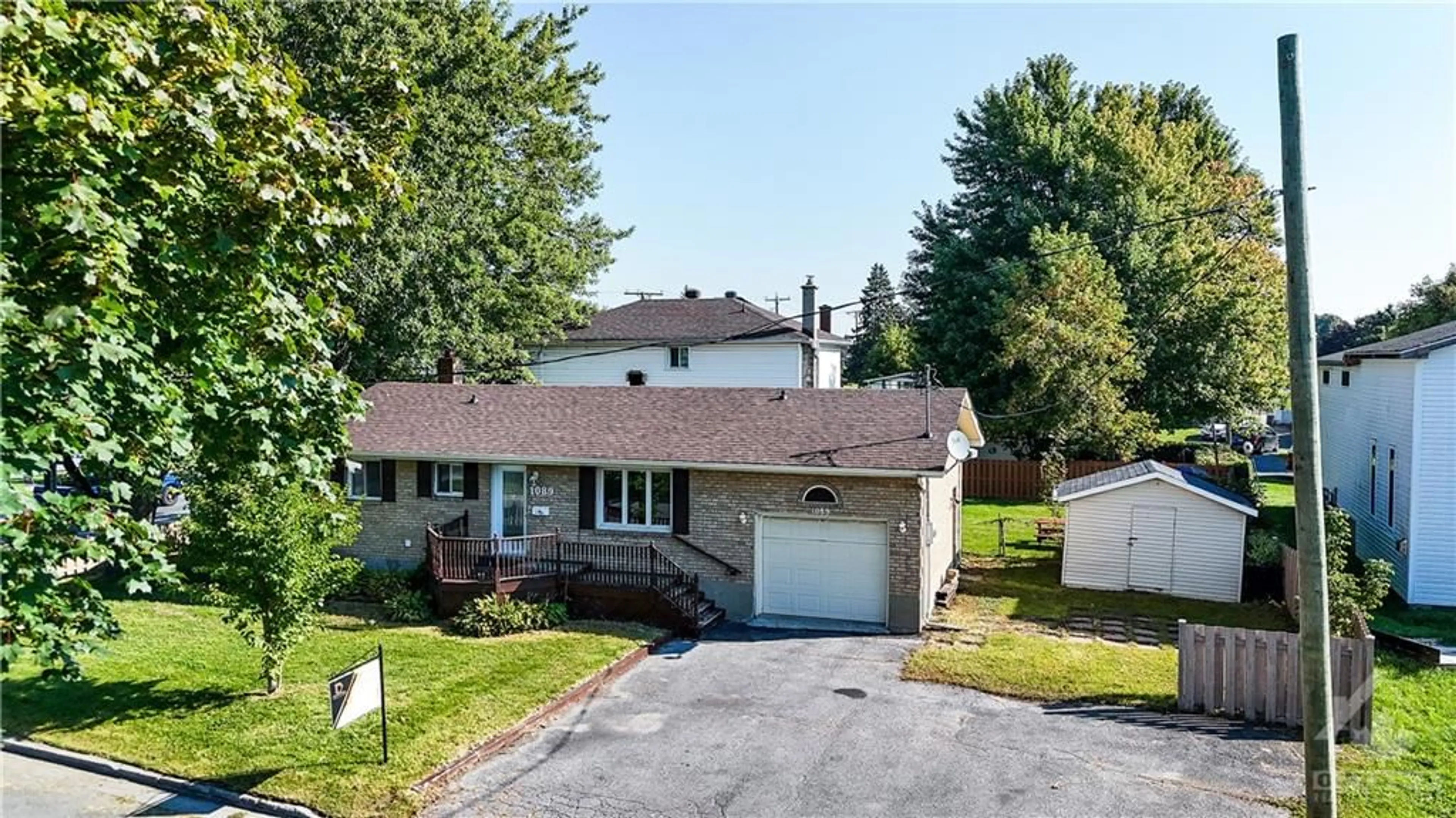 Frontside or backside of a home for 1089 ROY Ave, Cornwall Ontario K6H 4C2