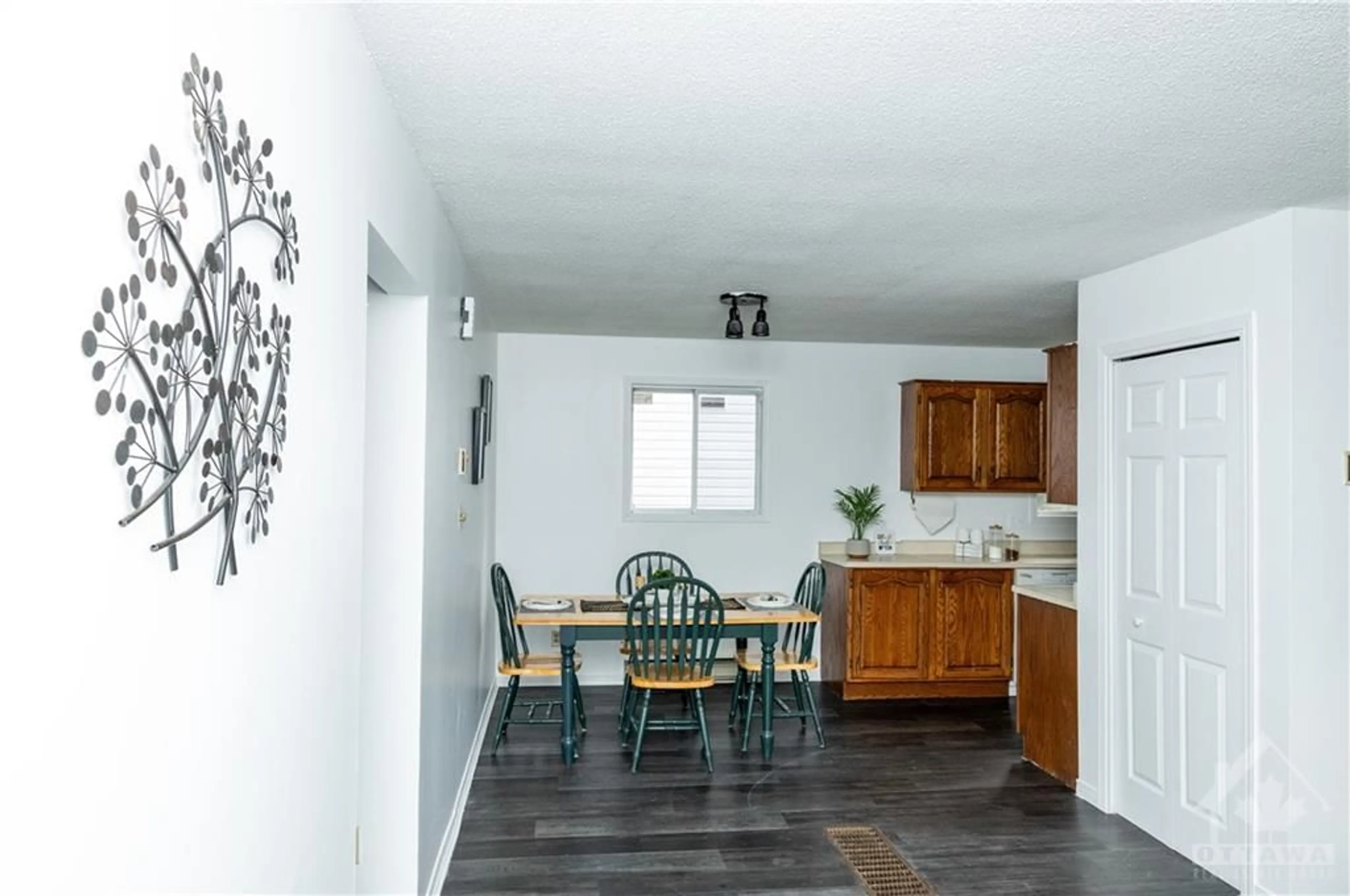 Dining room for 1089 ROY Ave, Cornwall Ontario K6H 4C2