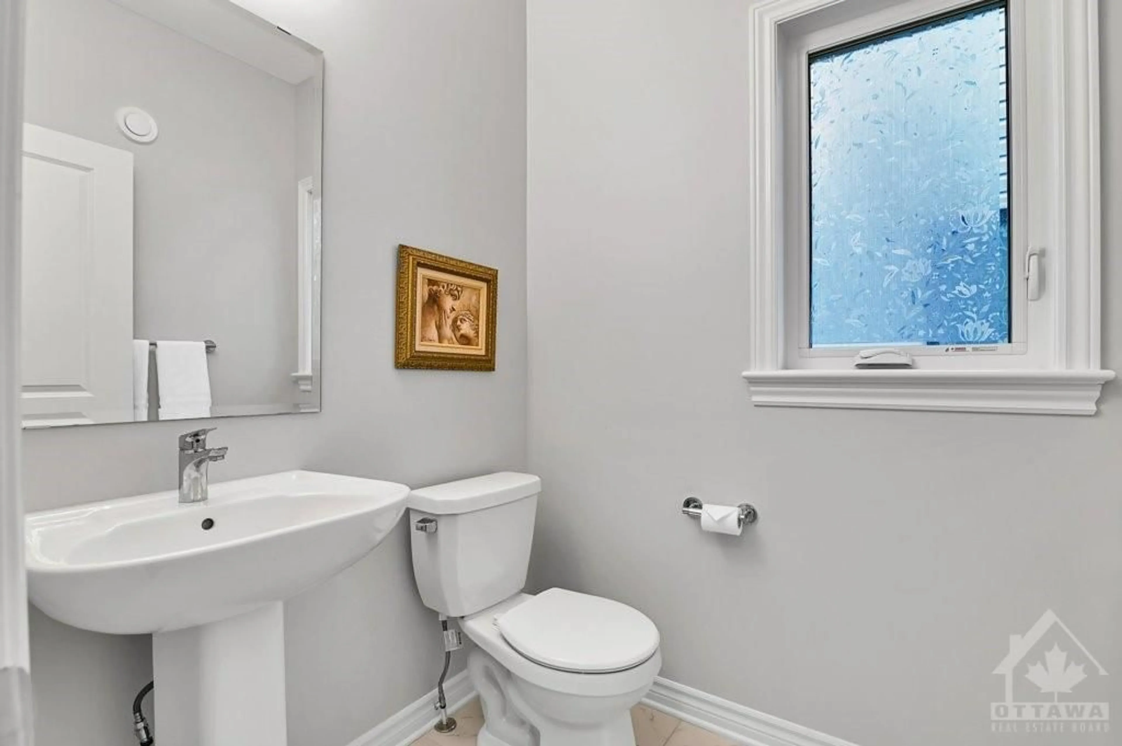 Standard bathroom, wood floors for 844 SNOWDROP Cres, Ottawa Ontario K1T 0E9