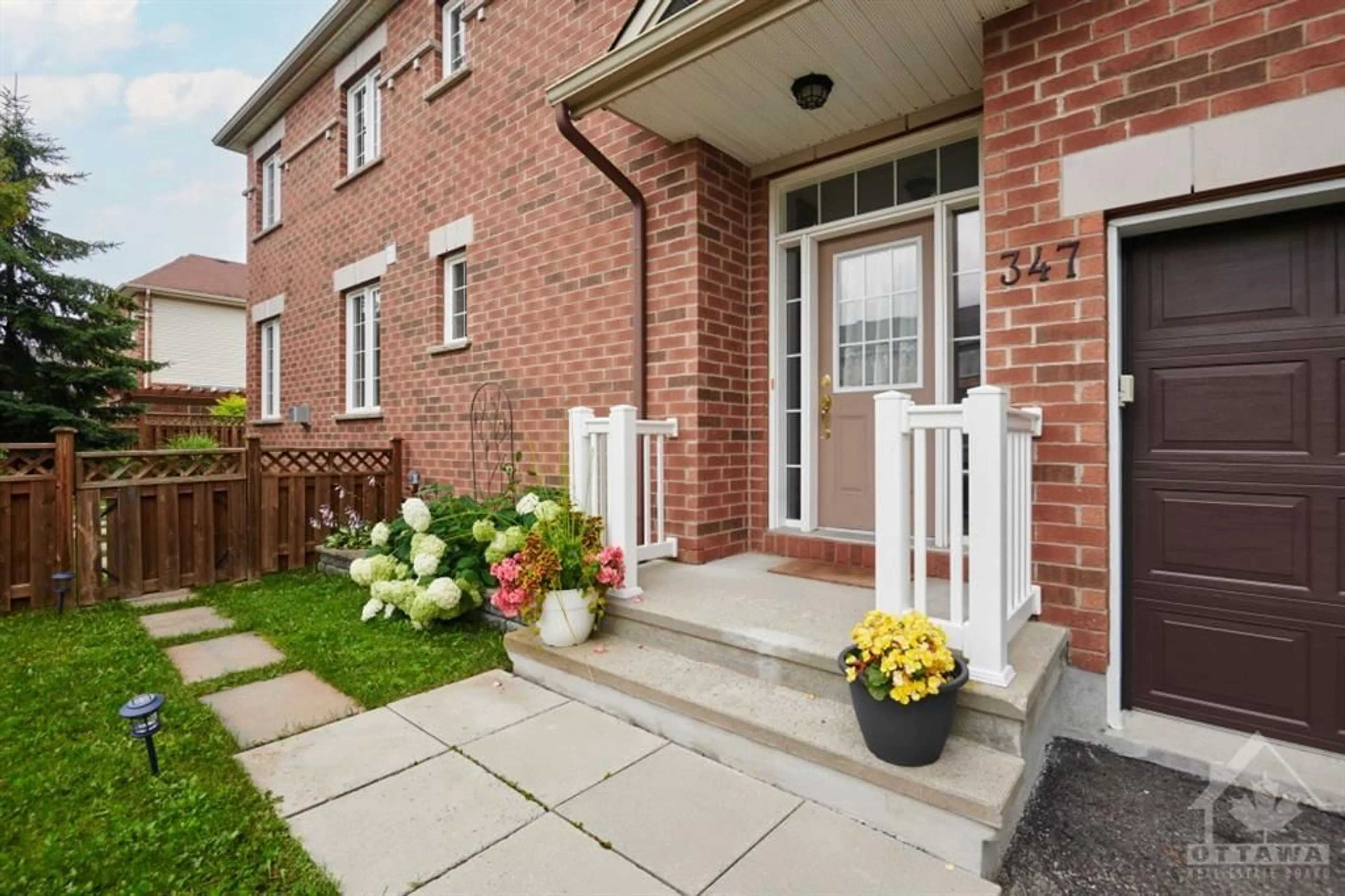 Patio, cottage for 347 ROYAL FERN Way, Ottawa Ontario K1V 2K7