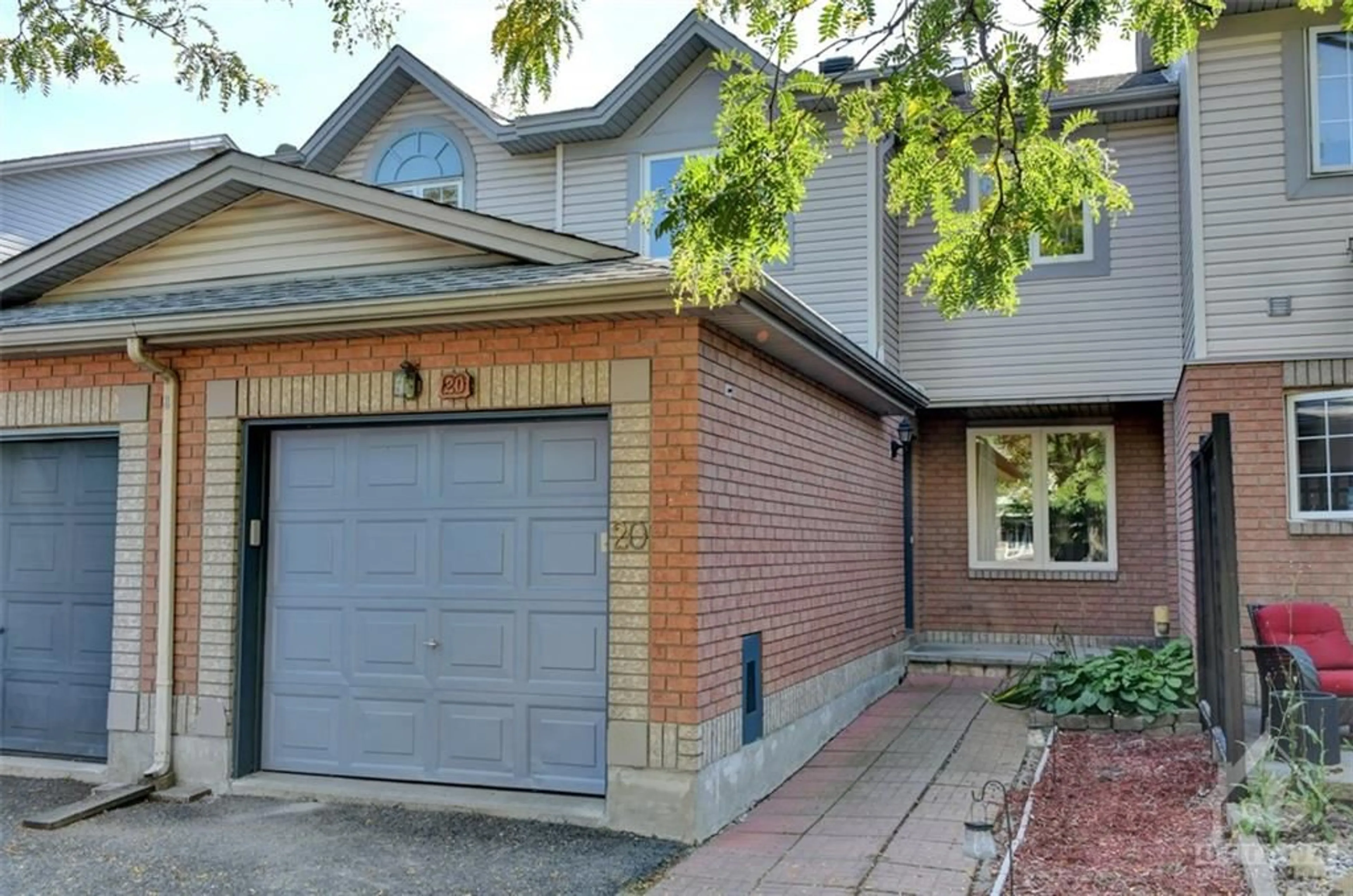 Home with brick exterior material for 20 KINCARDINE Dr, Ottawa Ontario K2V 1B3