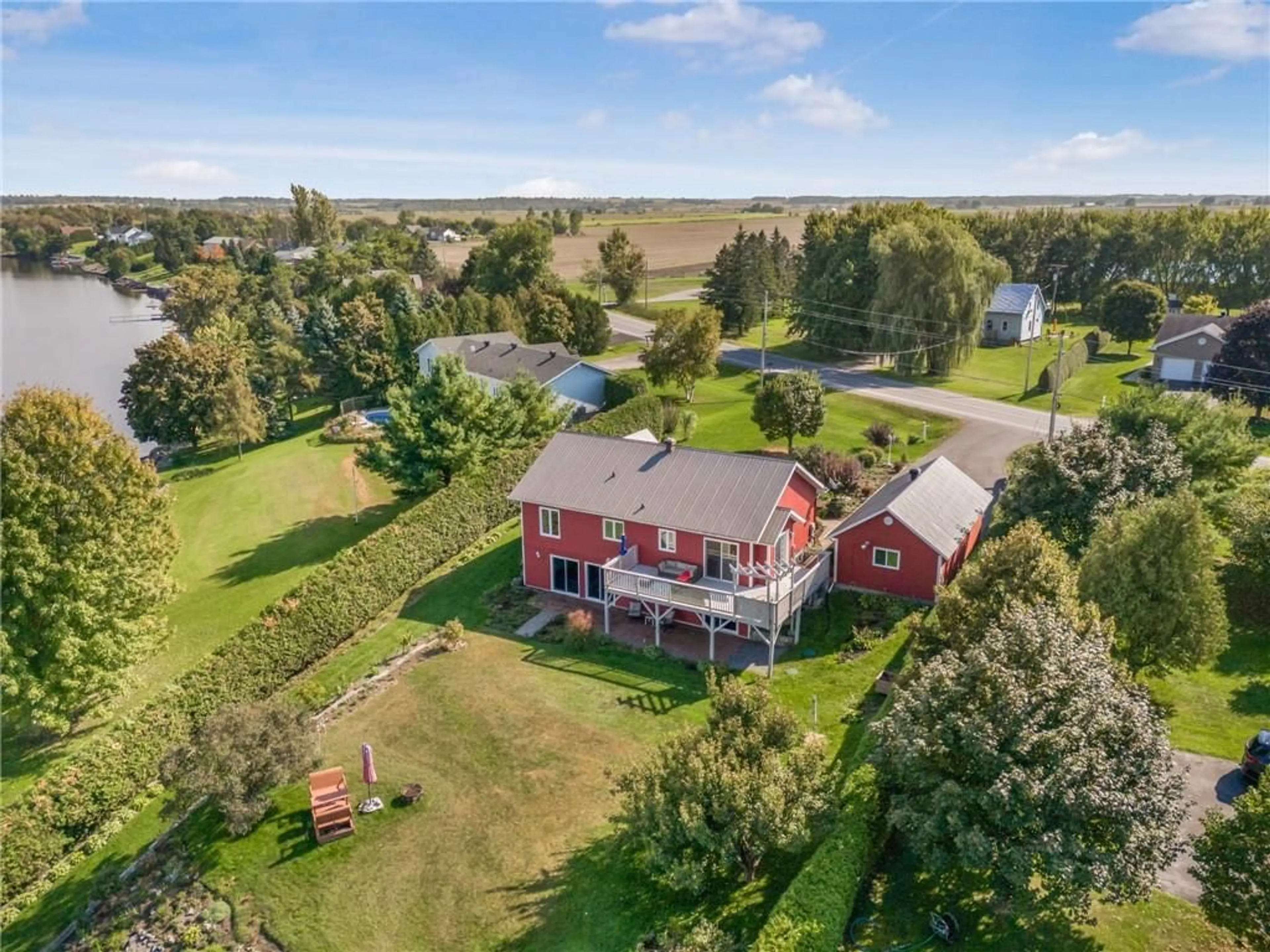 Frontside or backside of a home, cottage for 1922 BAY Rd, L'Orignal Ontario K0B 1K0