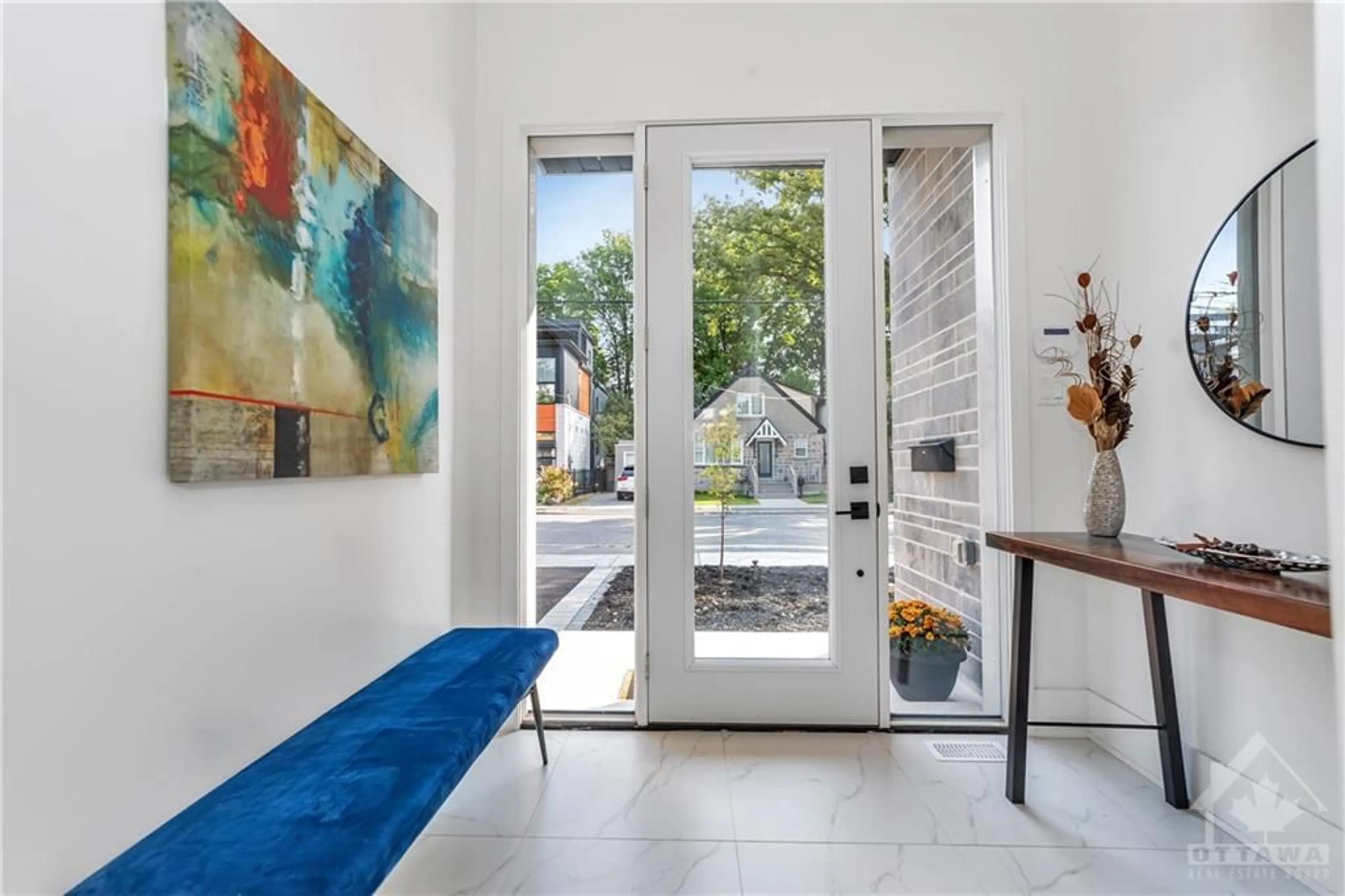 Indoor entryway, ceramic floors for 174 CARLETON Ave, Ottawa Ontario K1Y 0J3