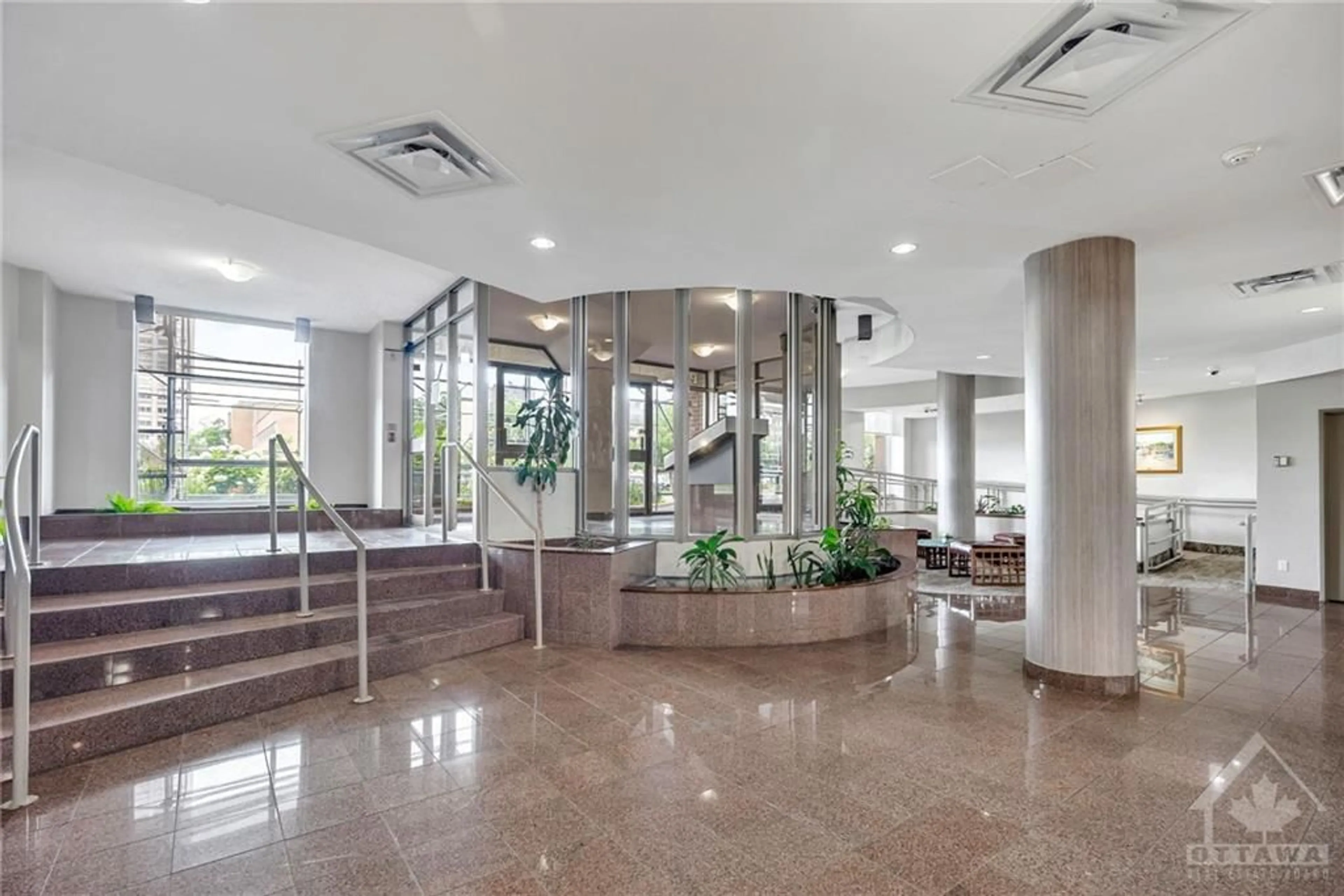 Indoor lobby, ceramic floors for 215 PARKDALE Ave #505, Ottawa Ontario K1Y 4T8