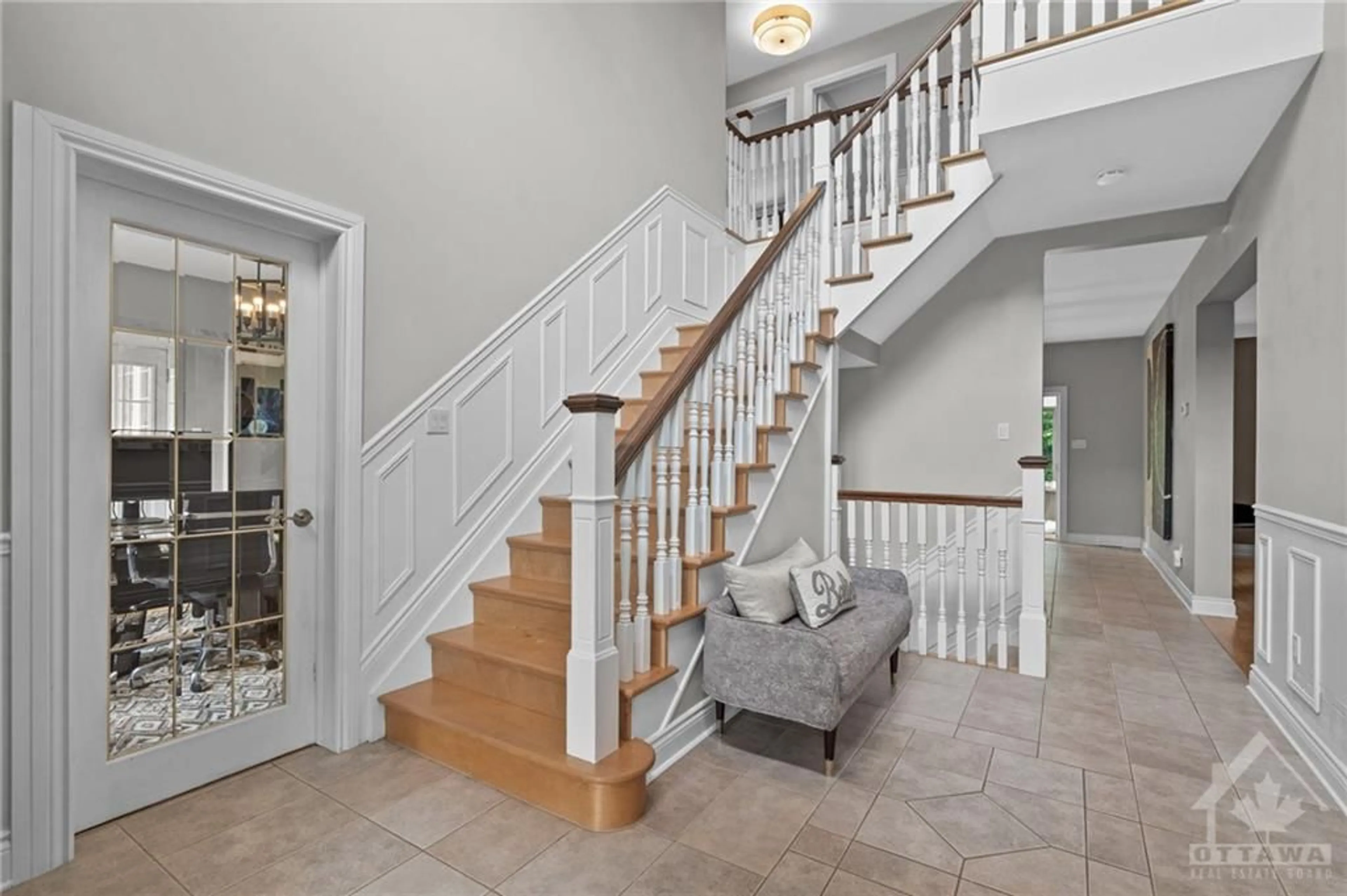 Indoor entryway, wood floors for 1882 ROCKLANE Dr, Kanata Ontario K2W 1B5