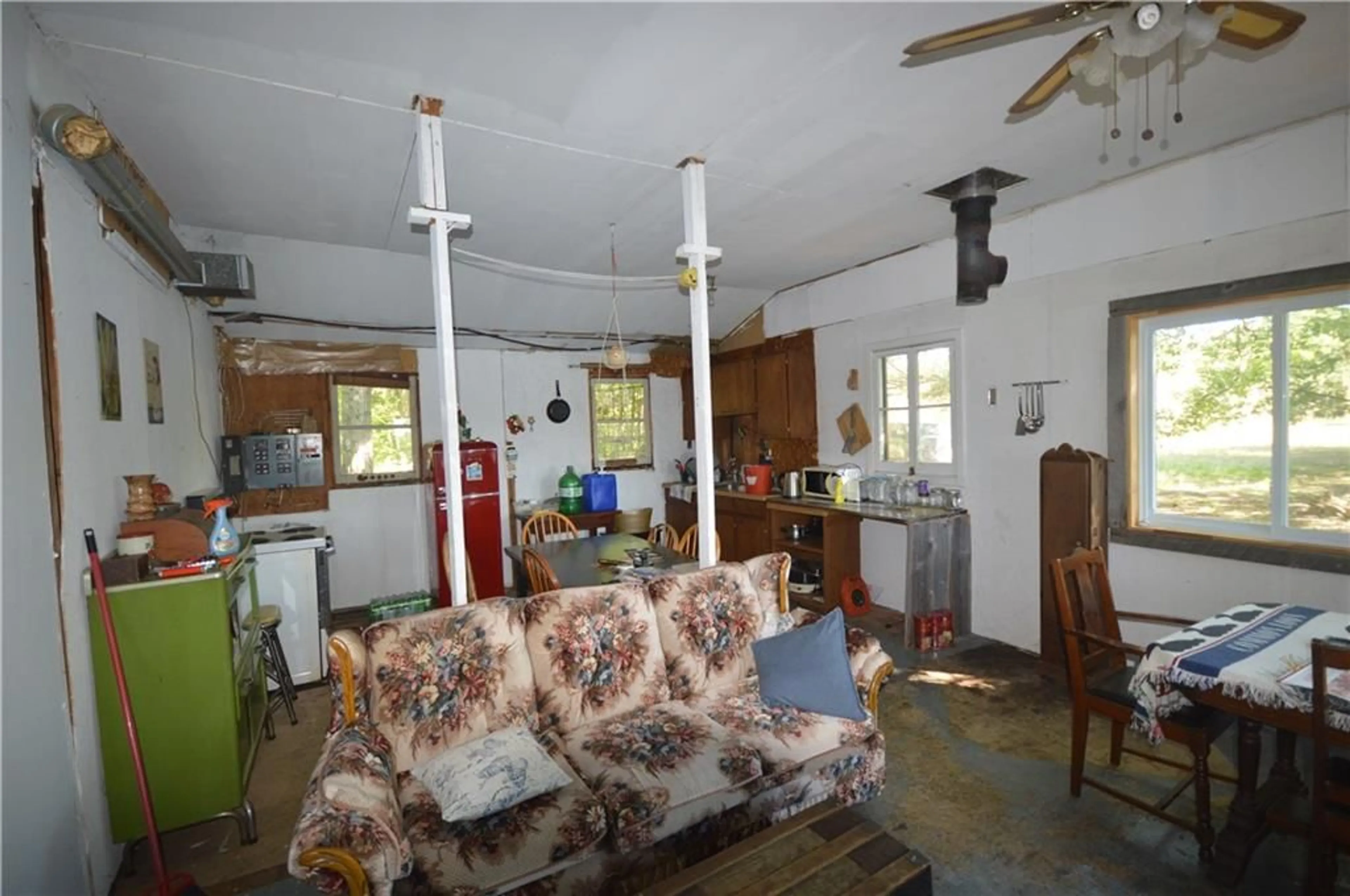 Living room, unknown floor for 2266 CHASPESKI Lane, Renfrew Ontario K7V 3Z8