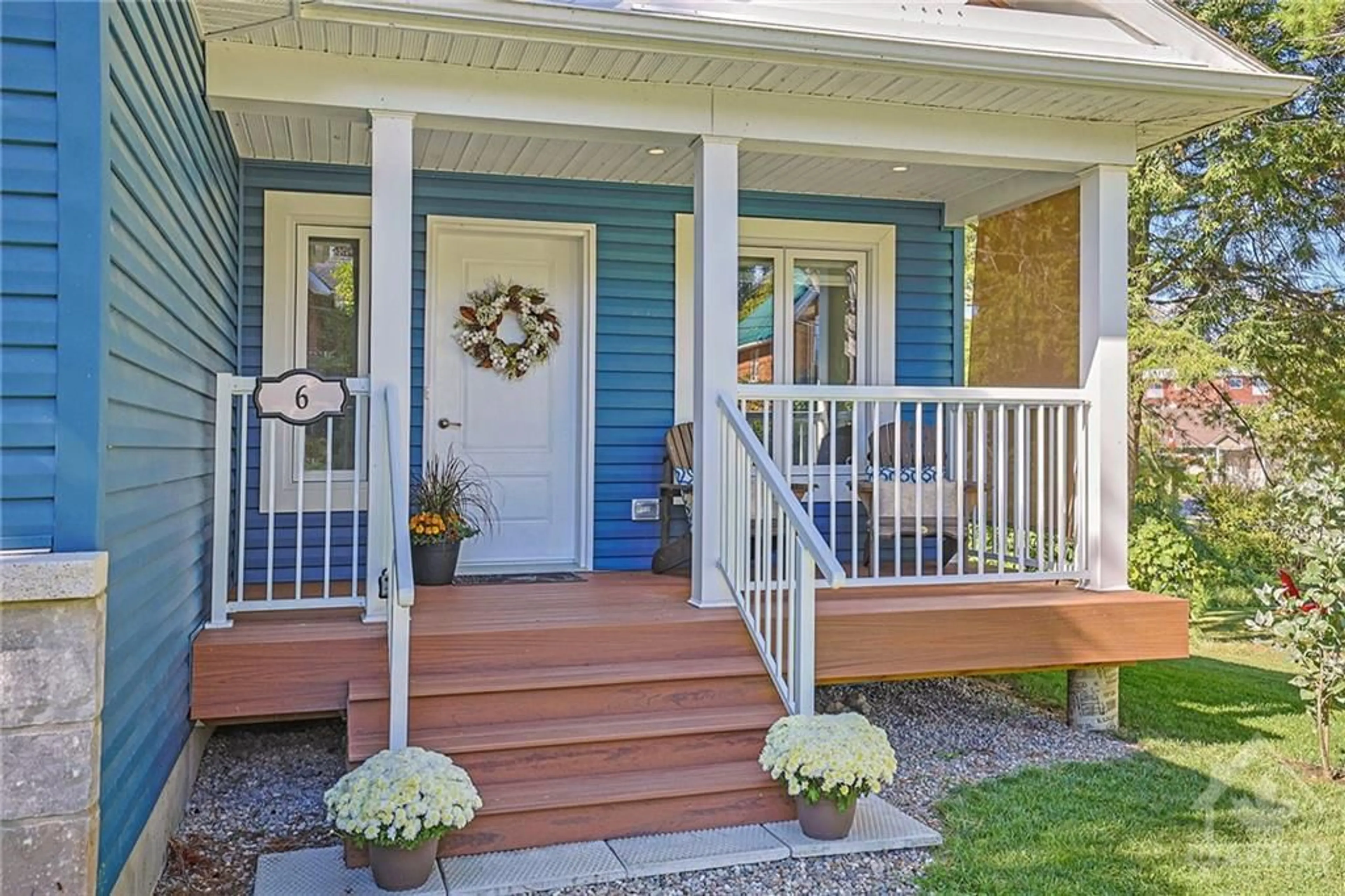 Indoor entryway, wood floors for 6 WHELAN St, Westport Ontario K0G 1X0