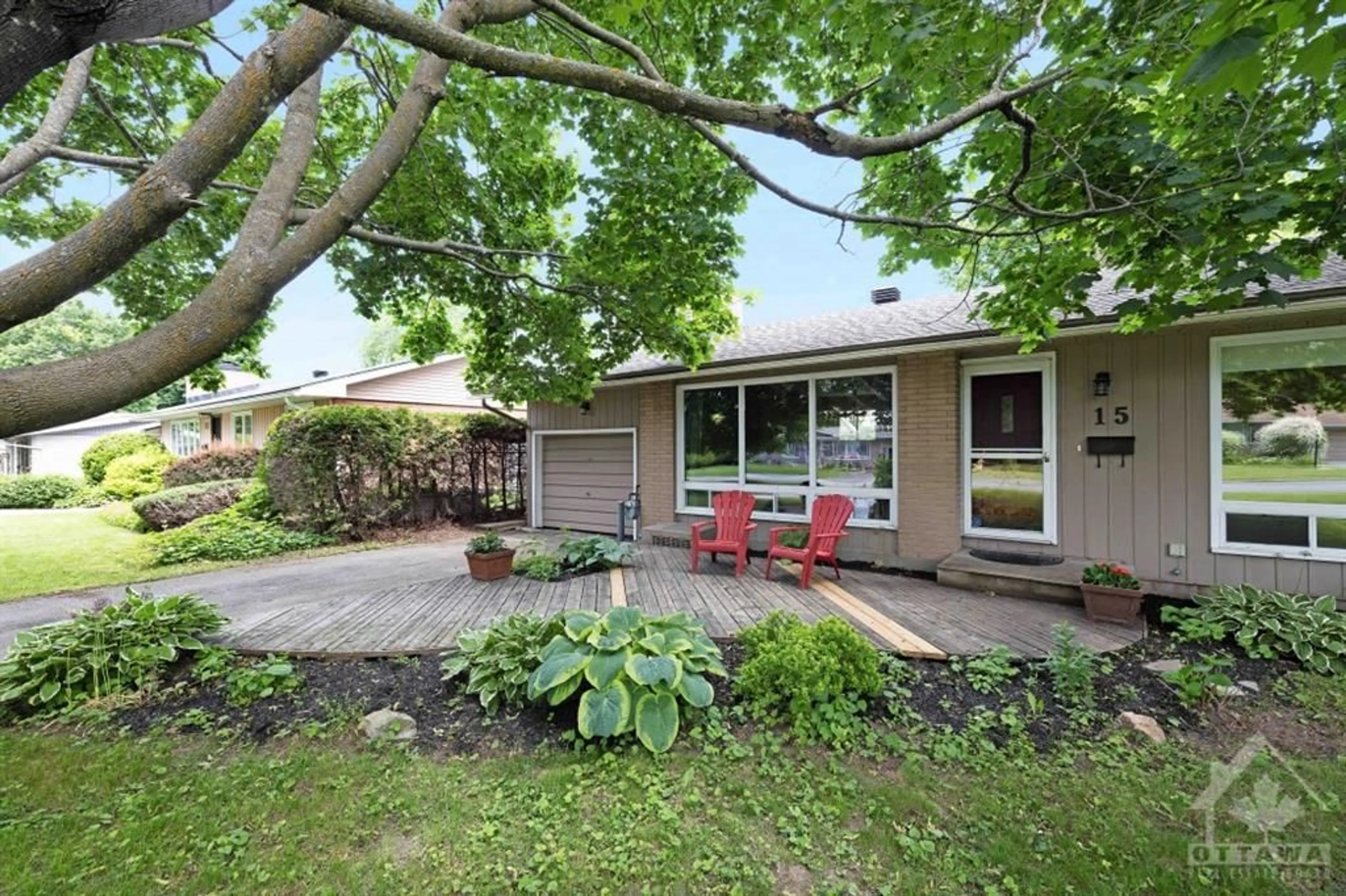 Patio for 15 ILKLEY Cres, Ottawa Ontario K2G 0W6