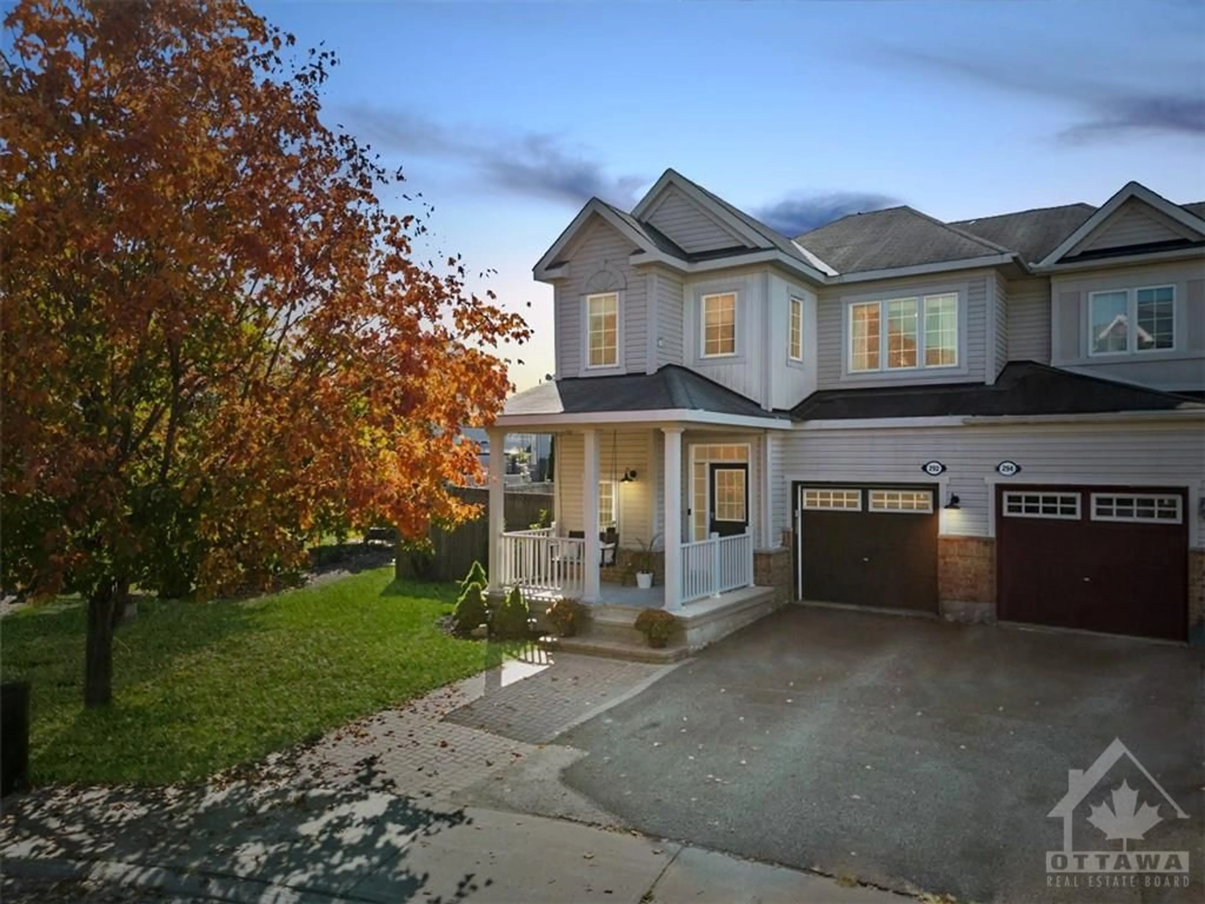 Frontside or backside of a home for 292 PAR-LA-VILLE Cir, Stittsville Ontario K2S 0M3