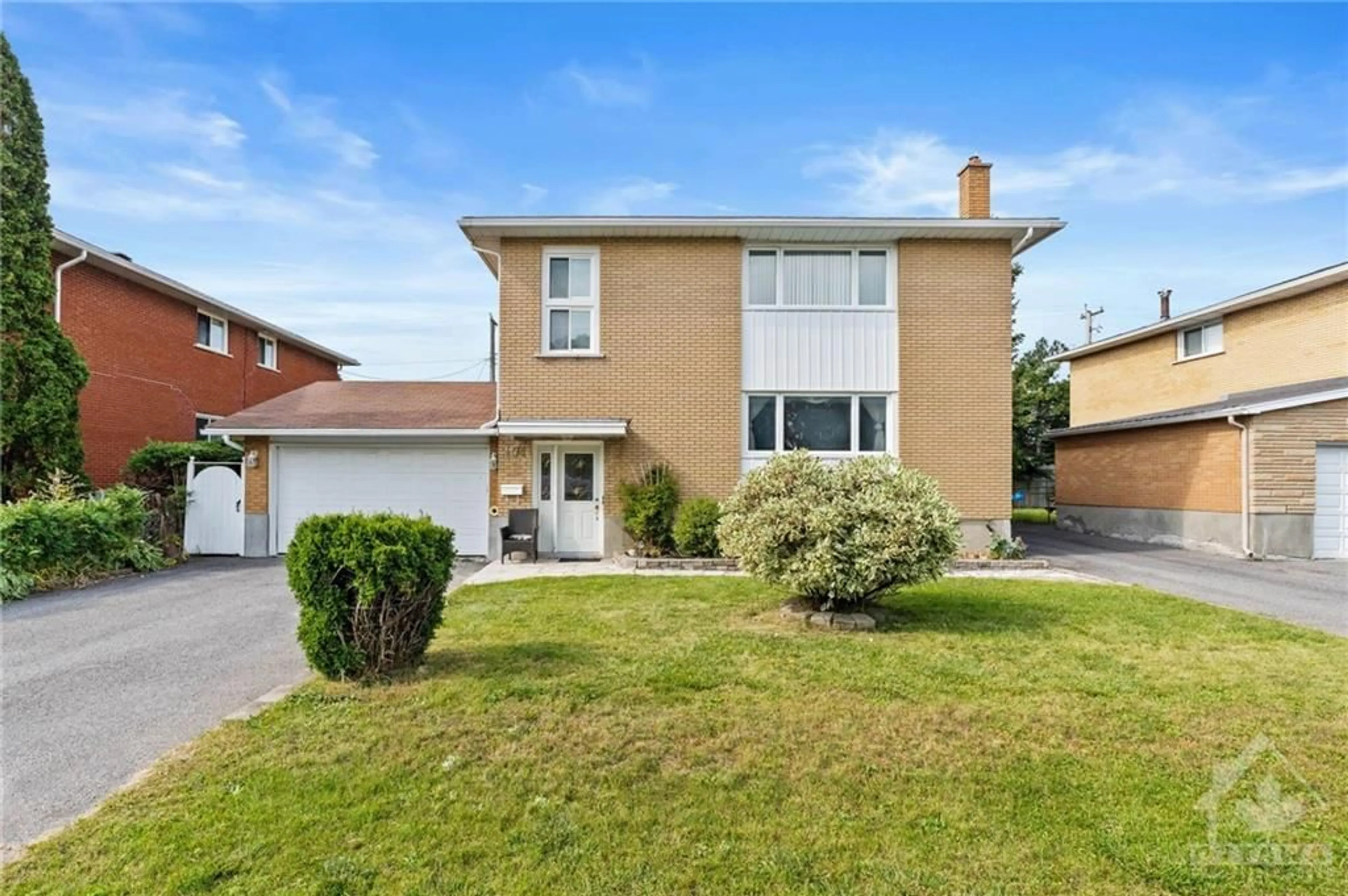 Frontside or backside of a home, cottage for 1174 CLYDE Ave, Ottawa Ontario K2C 1Y2