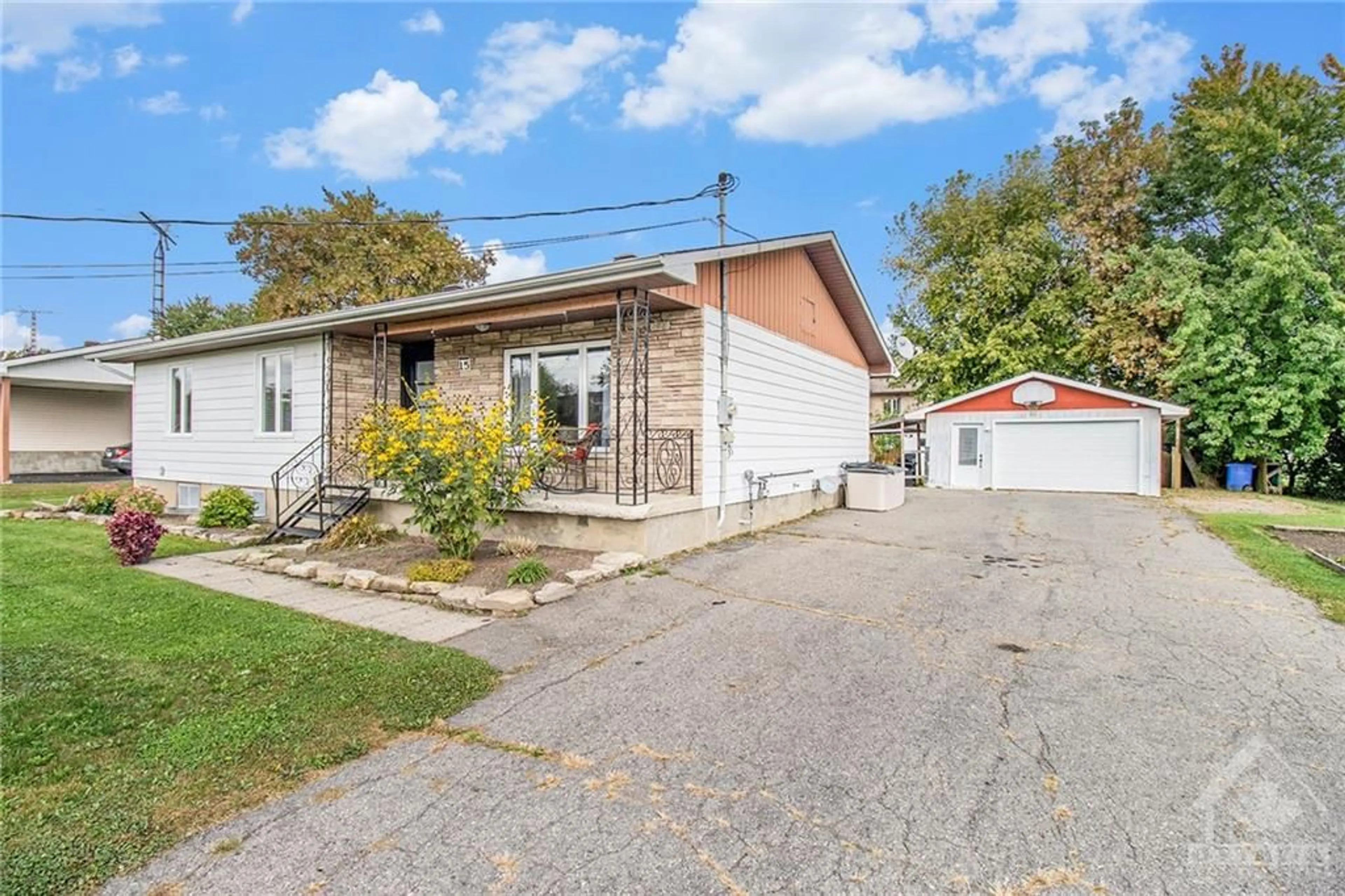 Frontside or backside of a home, the street view for 15 GENIER St, St Albert Ontario K0A 3C0