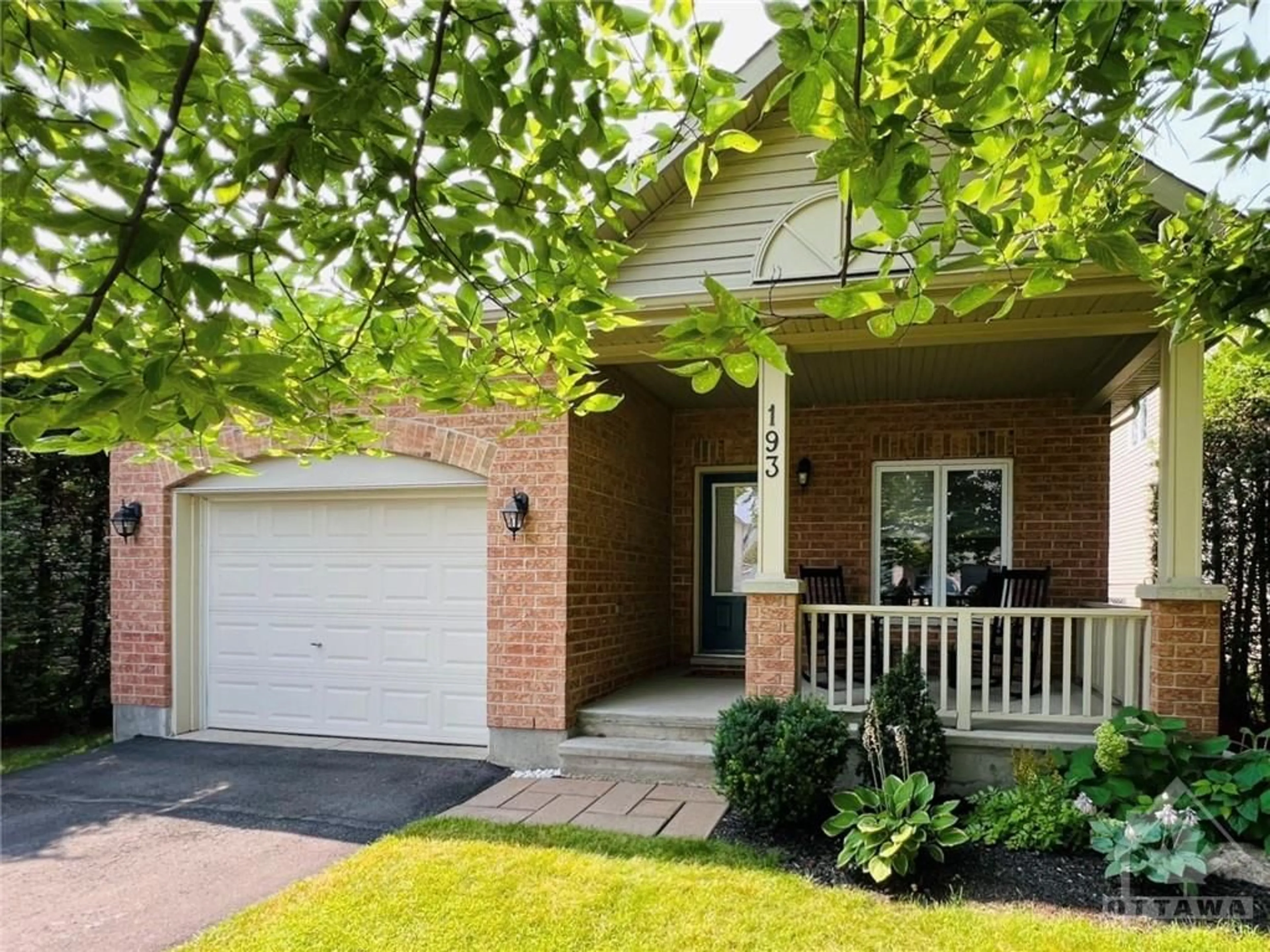 A pic from exterior of the house or condo, cottage for 193 SHEPODY Cir, Ottawa Ontario K1T 4H9