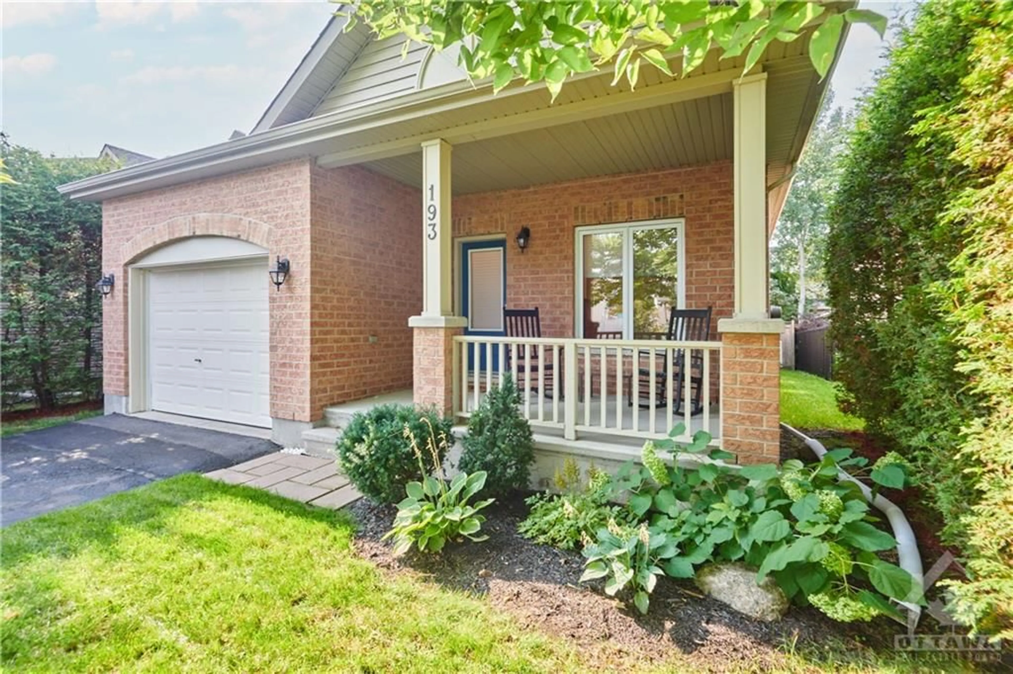 Home with brick exterior material for 193 SHEPODY Cir, Ottawa Ontario K1T 4H9