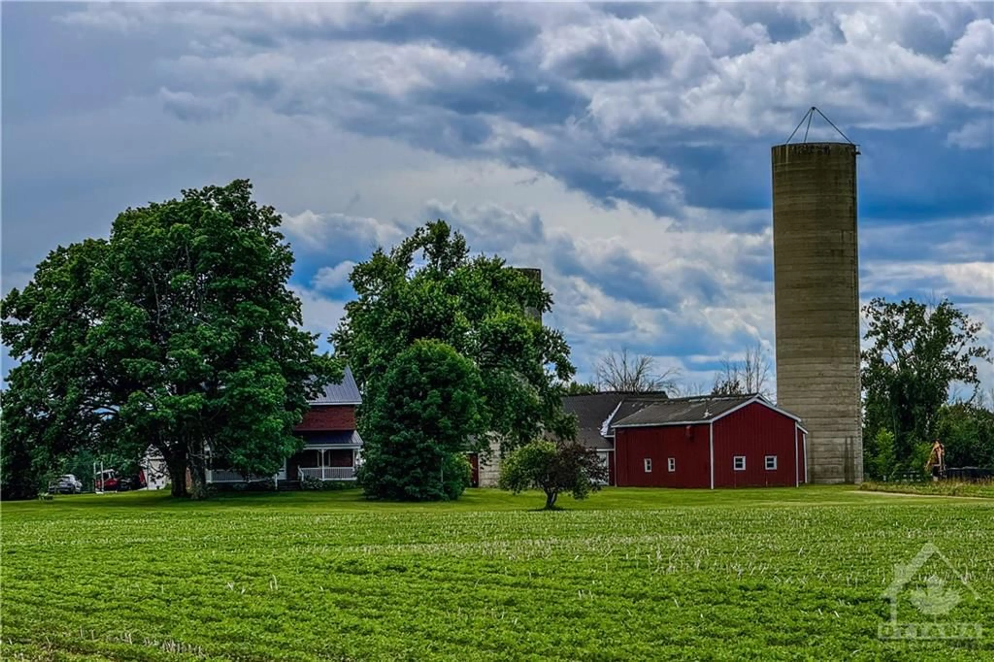 Outside view for 7904 BANK St, Metcalfe Ontario K0A 2P0