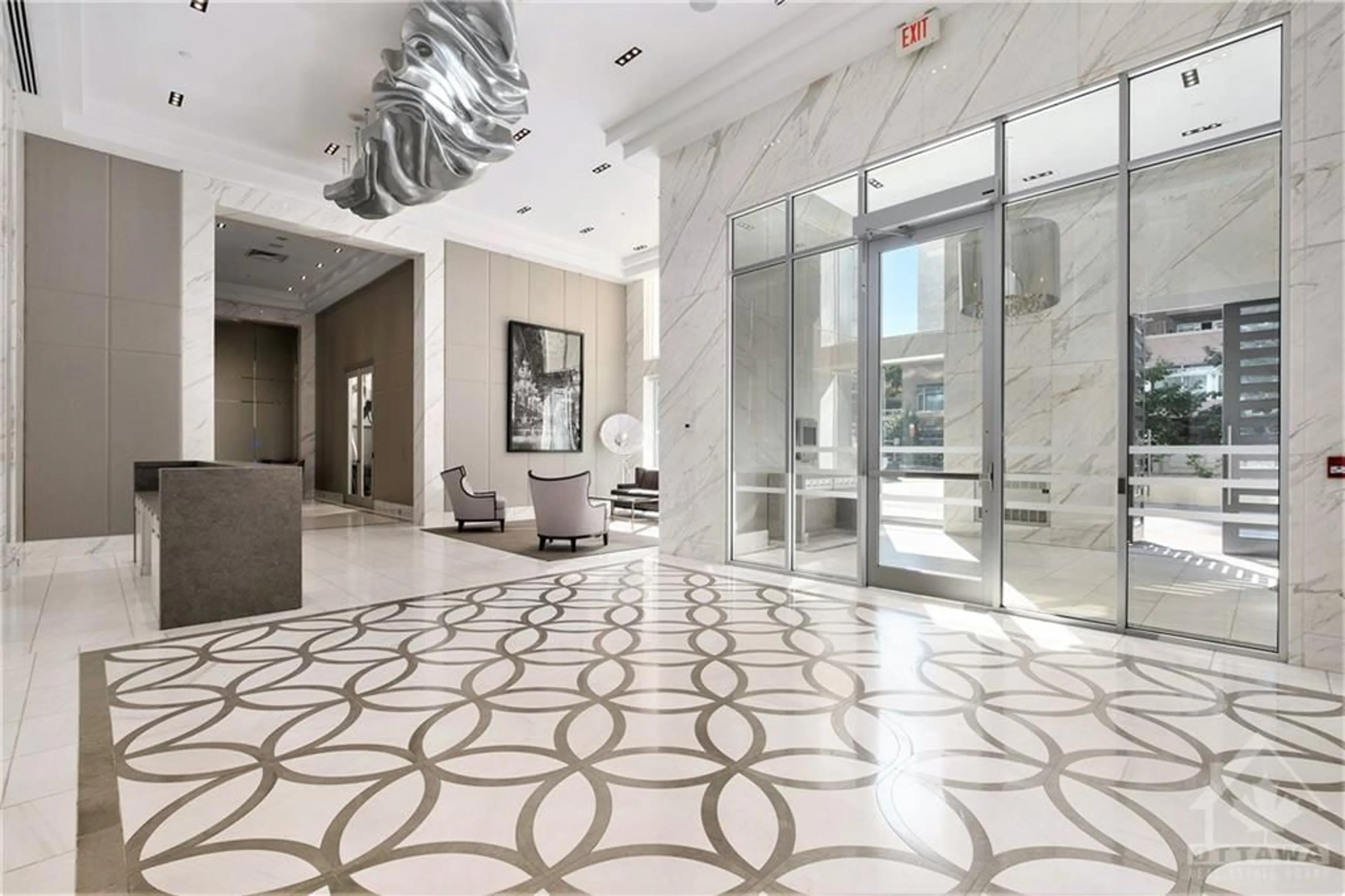 Indoor lobby, ceramic floors for 111 CHAMPAGNE Ave #1003, Ottawa Ontario K1S 5V3