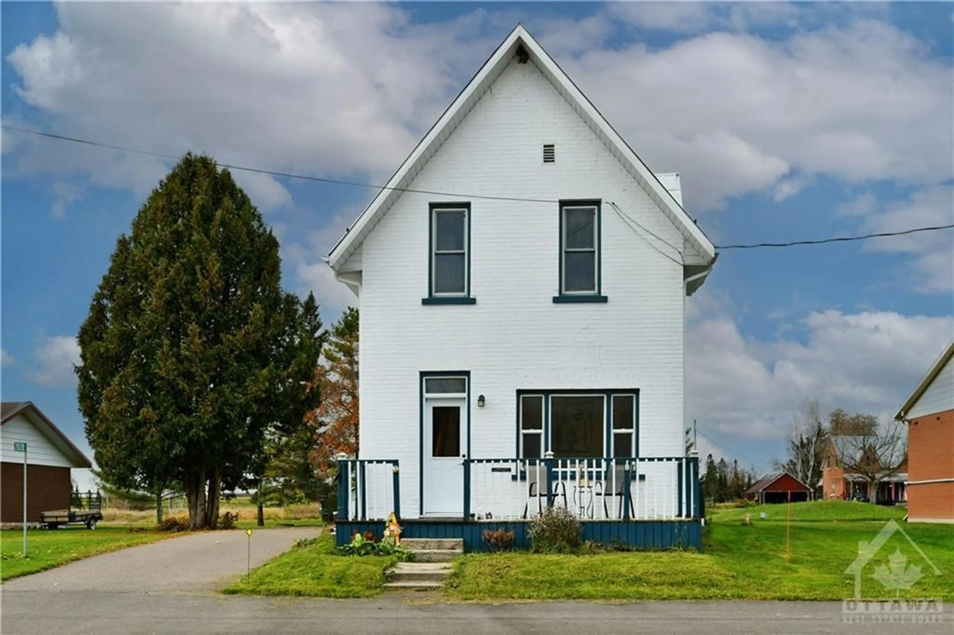 Frontside or backside of a home, the front or back of building for 2028 FORESTERS FALLS Rd, Foresters Falls Ontario K0J 1V0