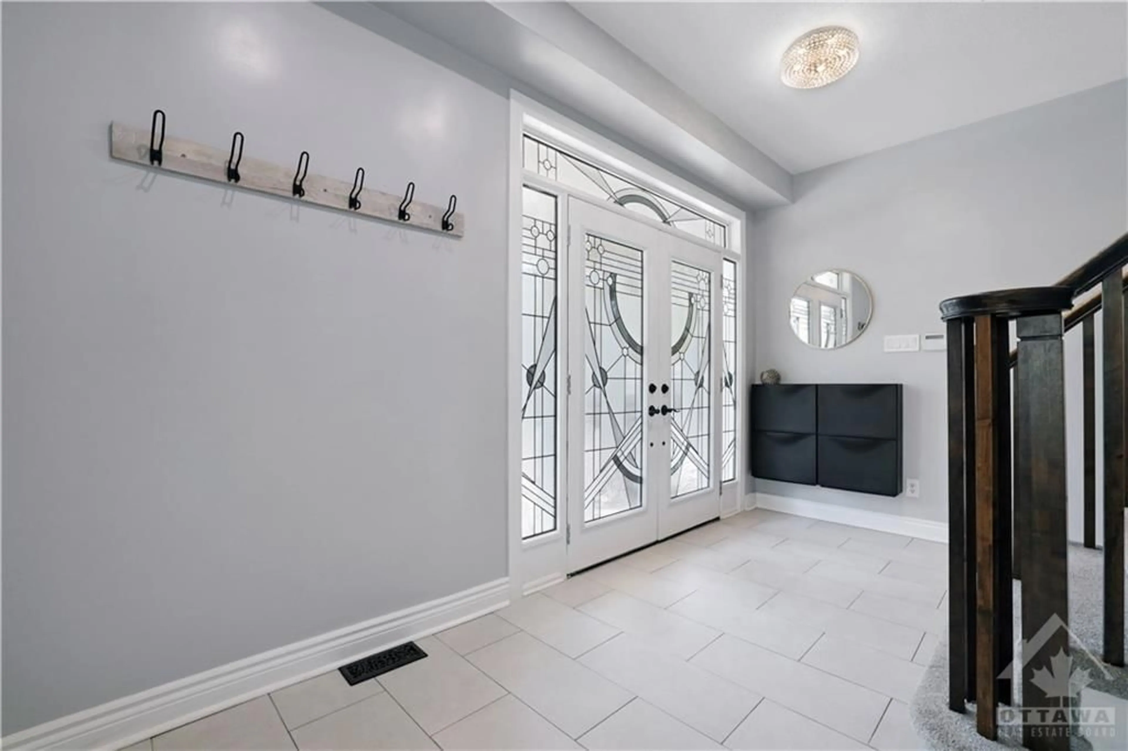 Indoor entryway, ceramic floors for 2634 FALLINGWATER Cir, Ottawa Ontario K2J 0R7