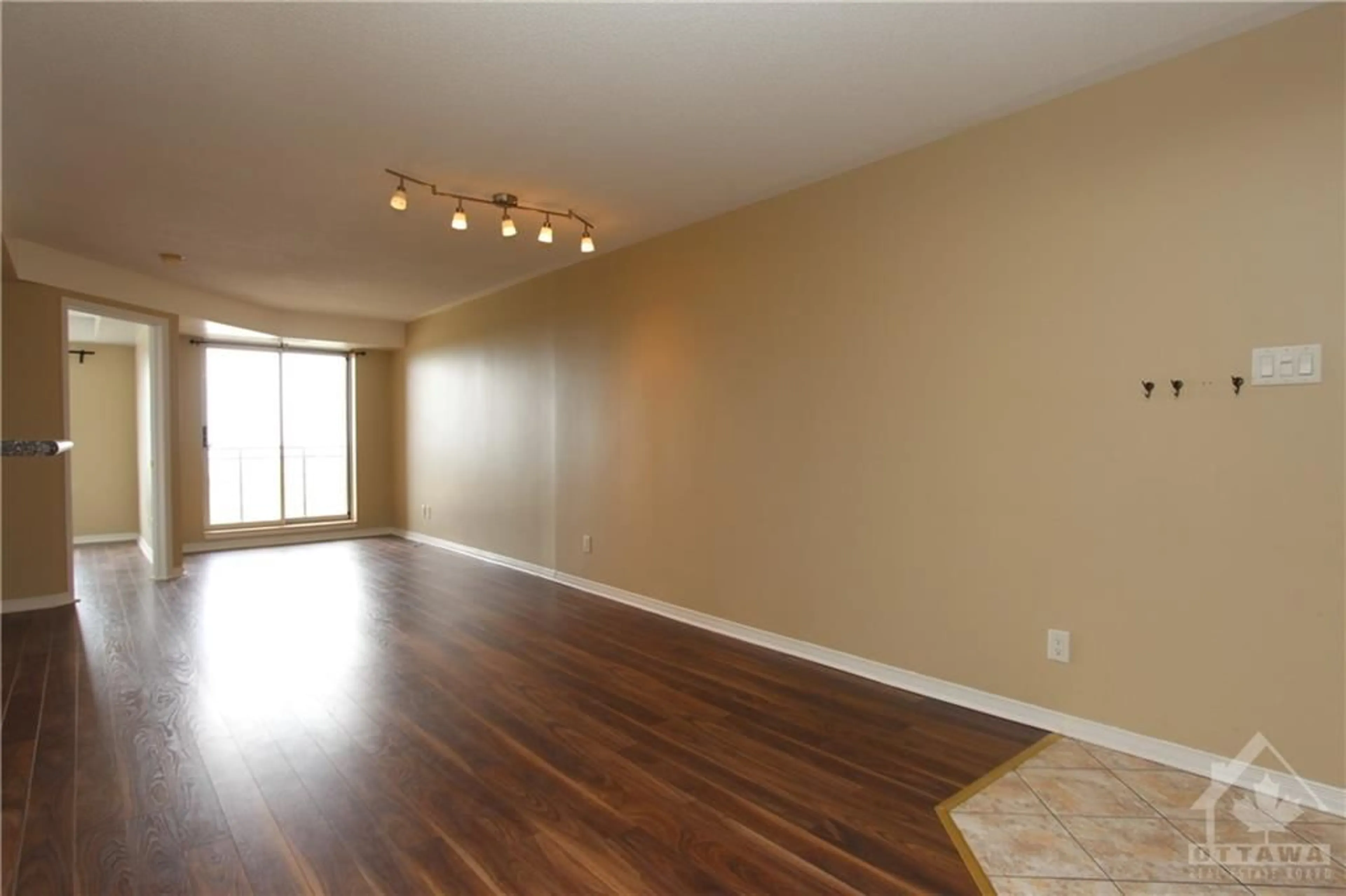 A pic of a room for 310 CENTRAL PARK Dr #8H, Ottawa Ontario K2C 4G4