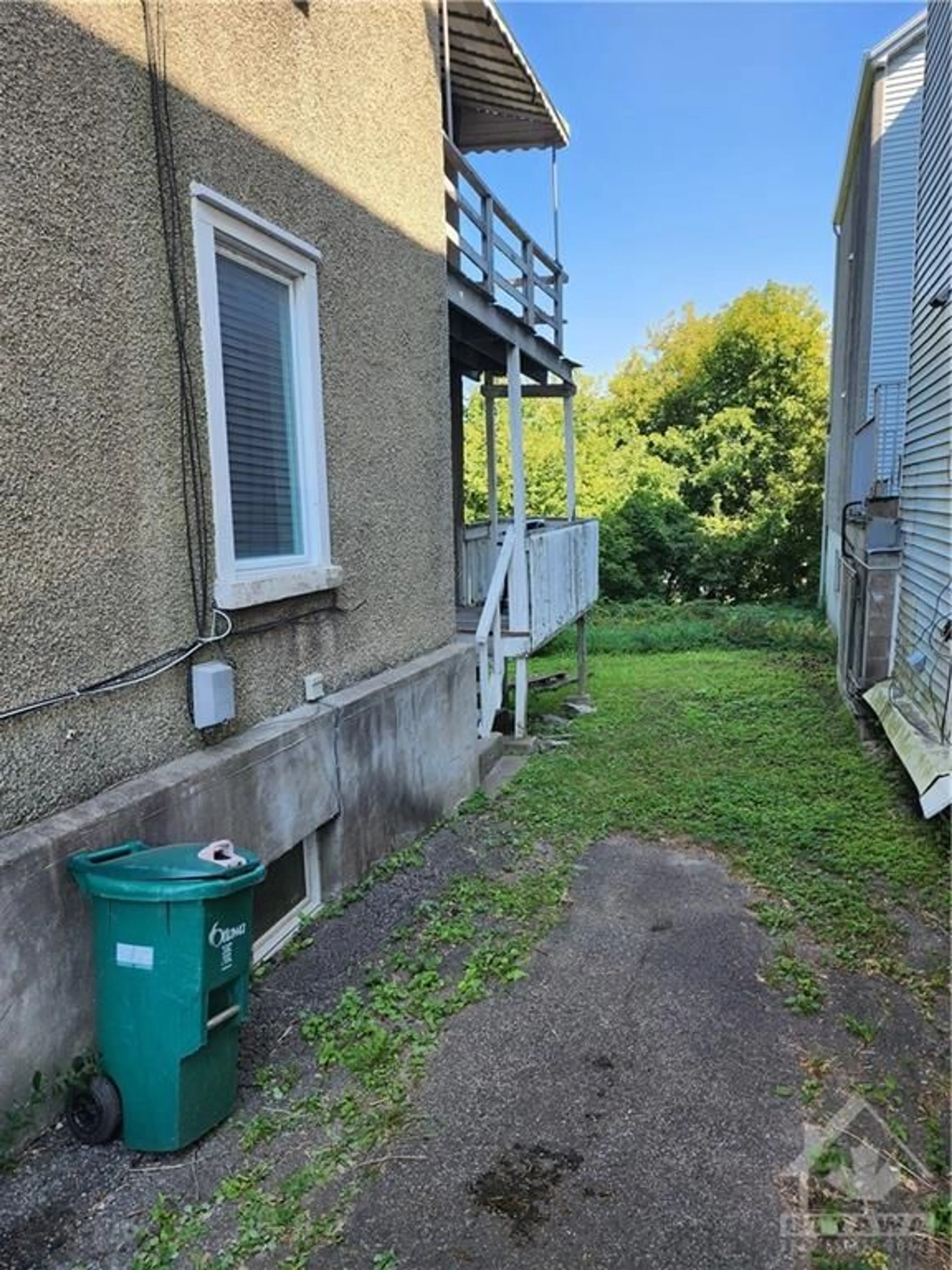 Patio for 235 LORETTA Ave, Ottawa Ontario K1S 4P6