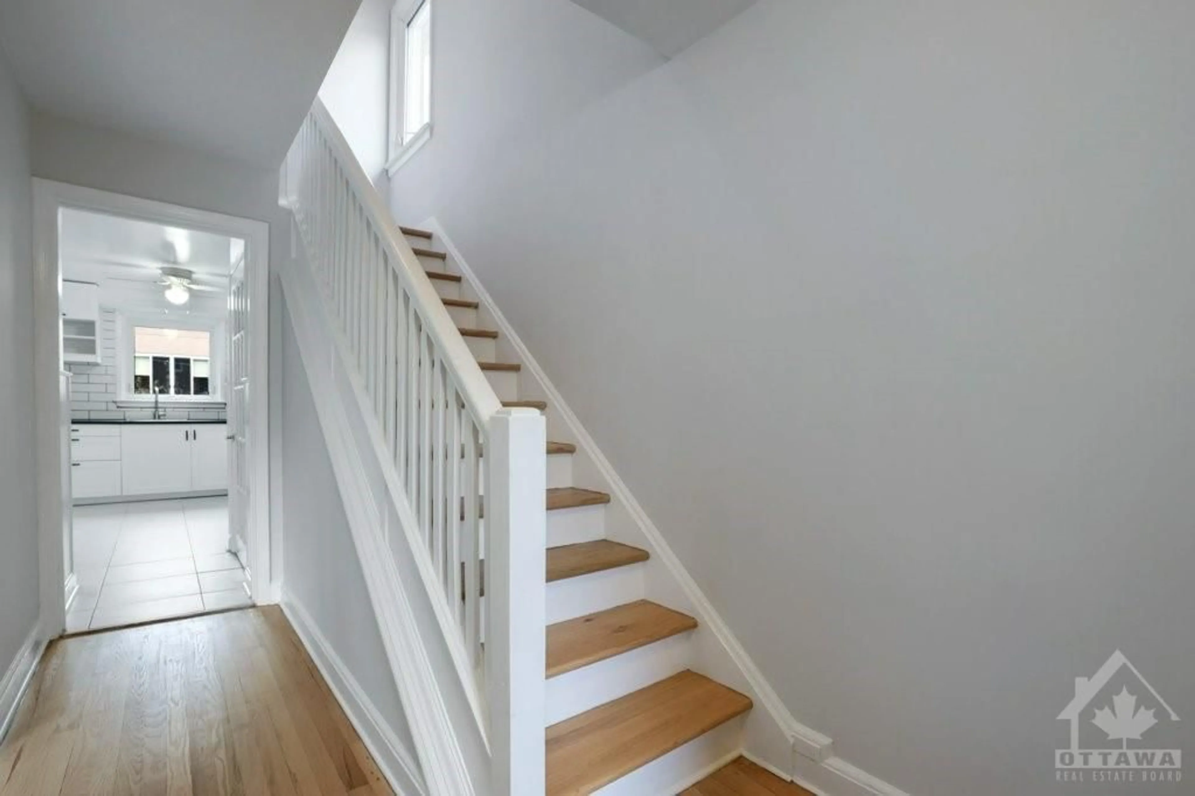 Stairs for 276 DUNCAIRN Ave, Ottawa Ontario K1Z 7G9