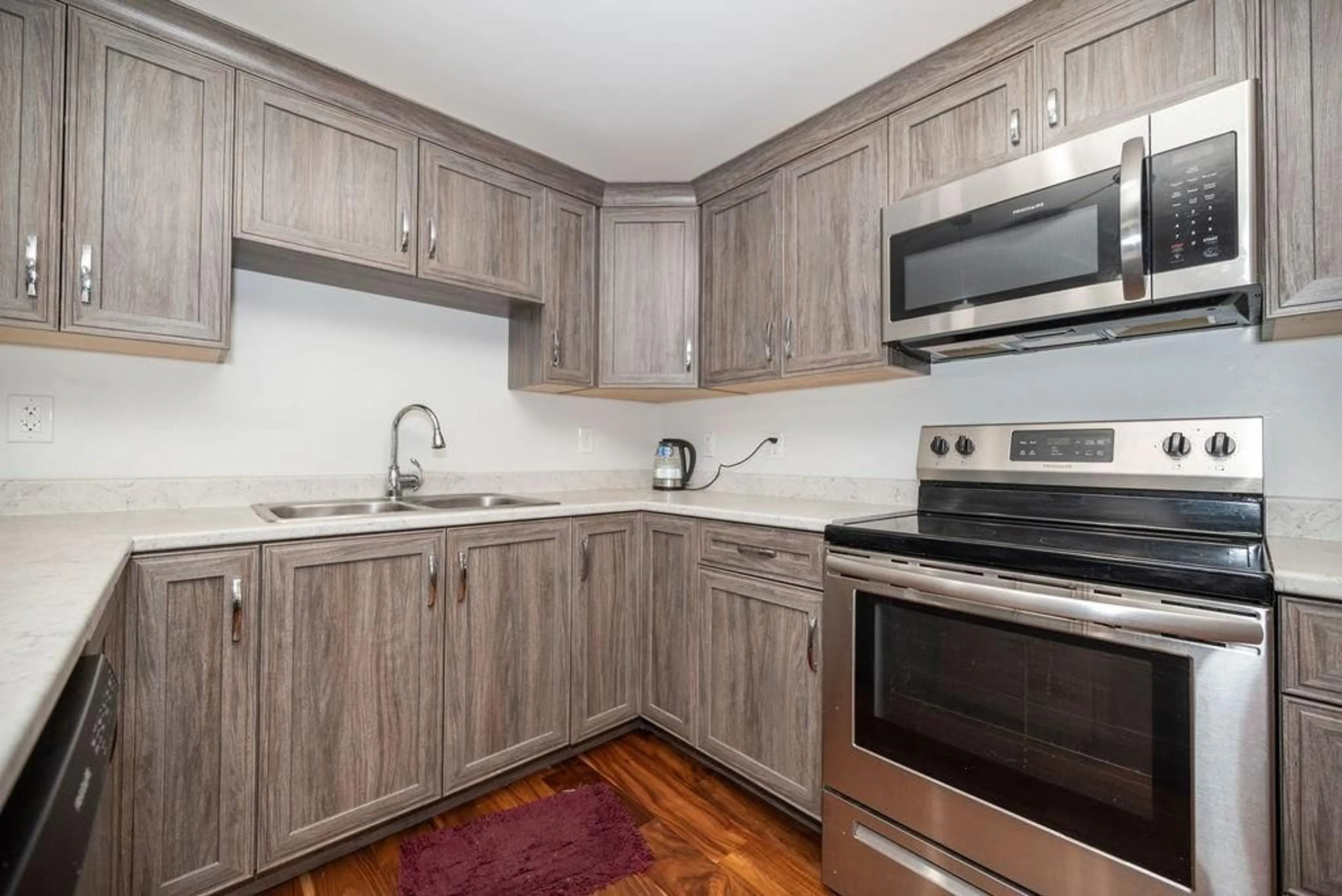 Standard kitchen, wood floors for 532A WELLINGTON St, Eganville Ontario K0J 1T0