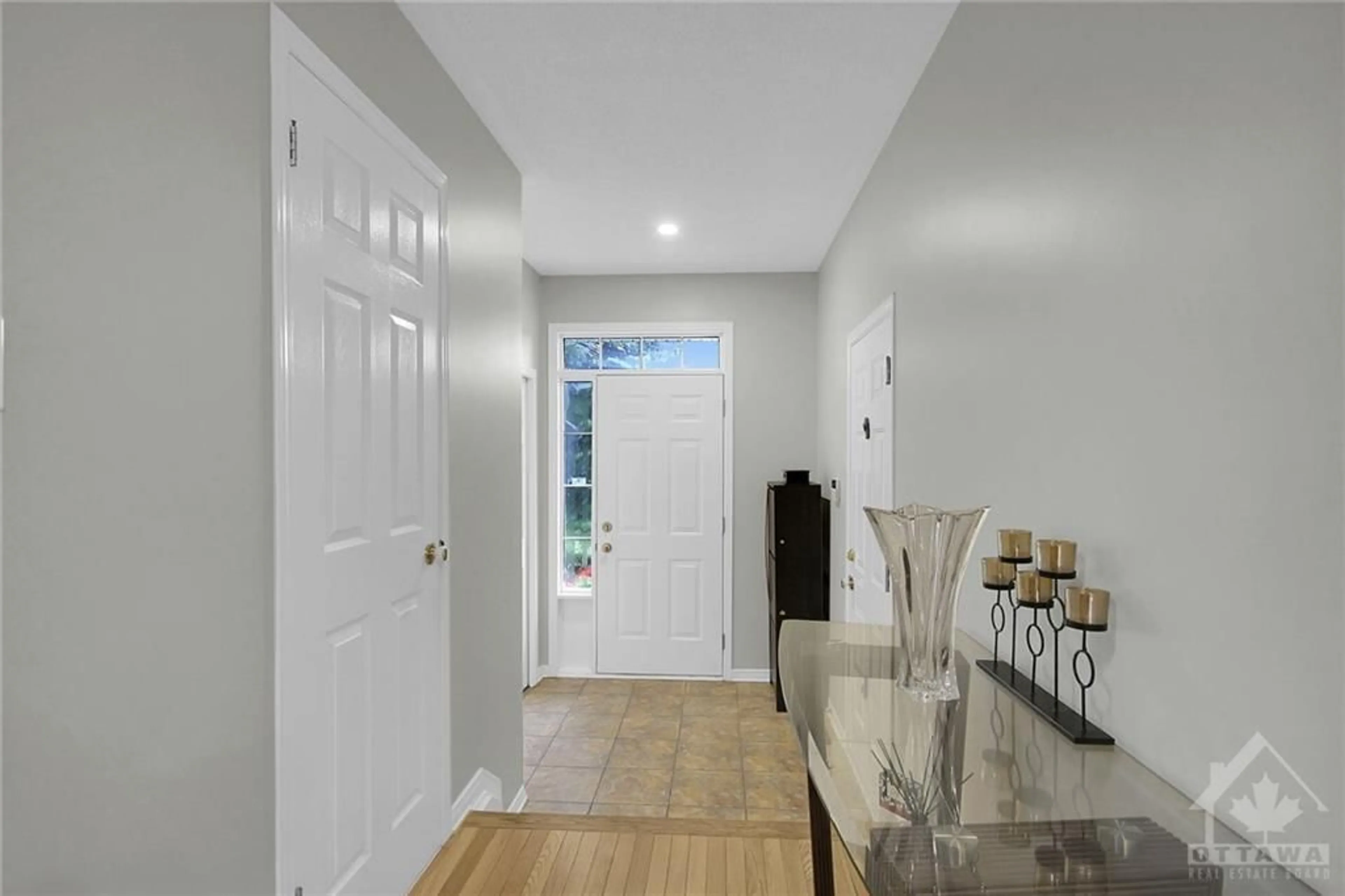 Indoor entryway for 940 SCHOONER Cres, Ottawa Ontario K1V 1Y6